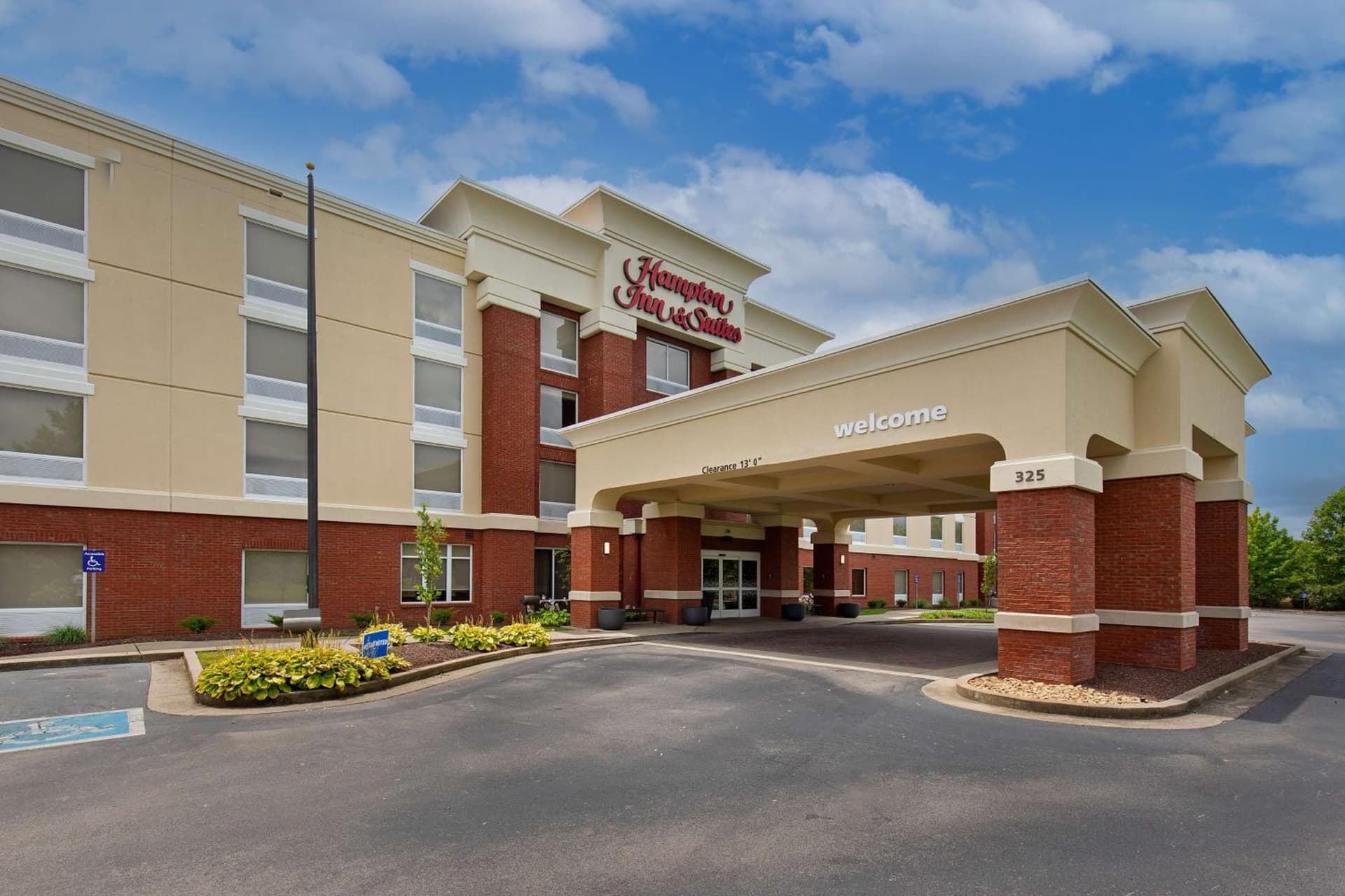 Hampton Inn & Suites Murfreesboro property views in Murfreesboro, TN — gallery photo 3