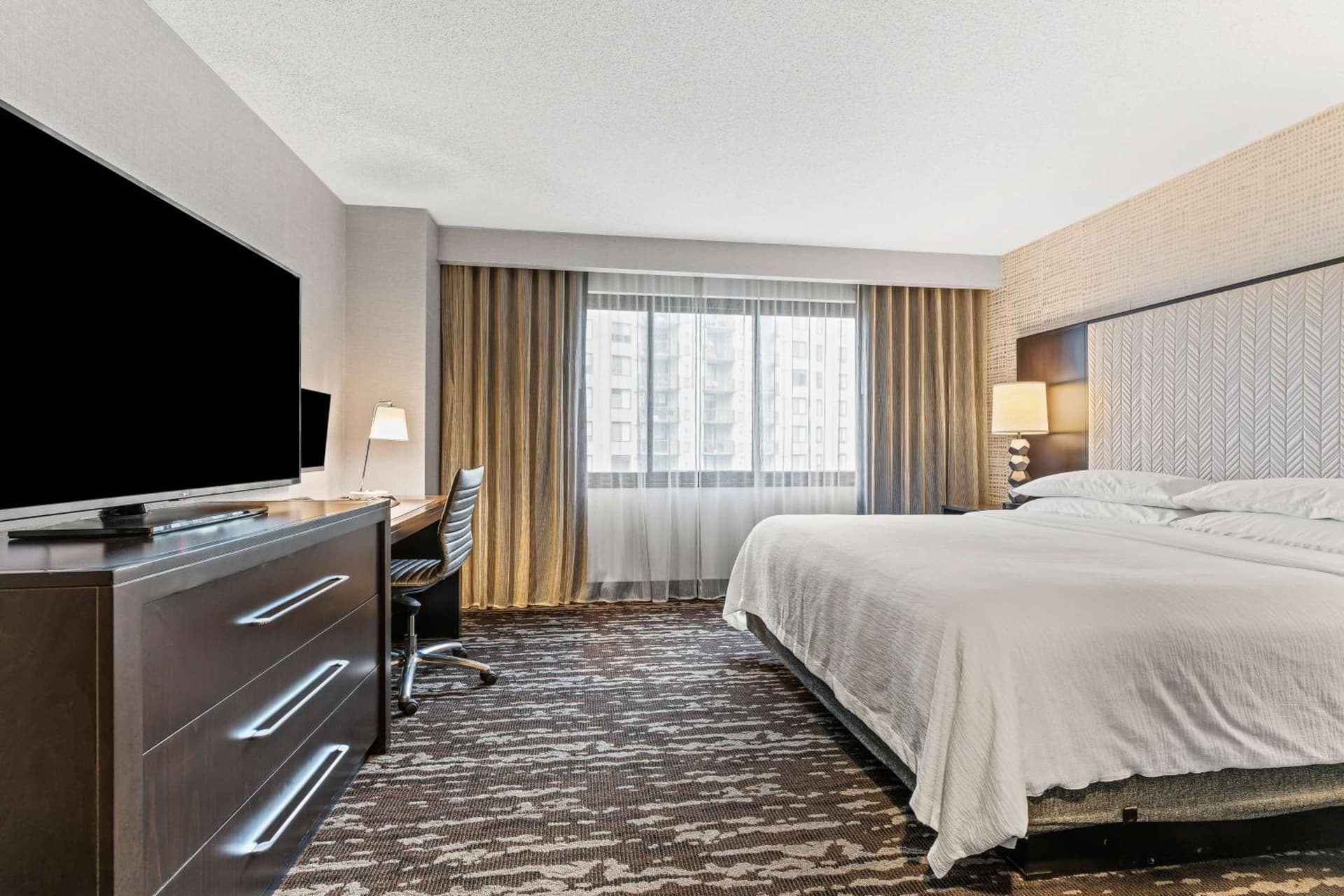 Embassy Suites by Hilton Crystal City National Airport gallery photo in Arlington, VA — image 59