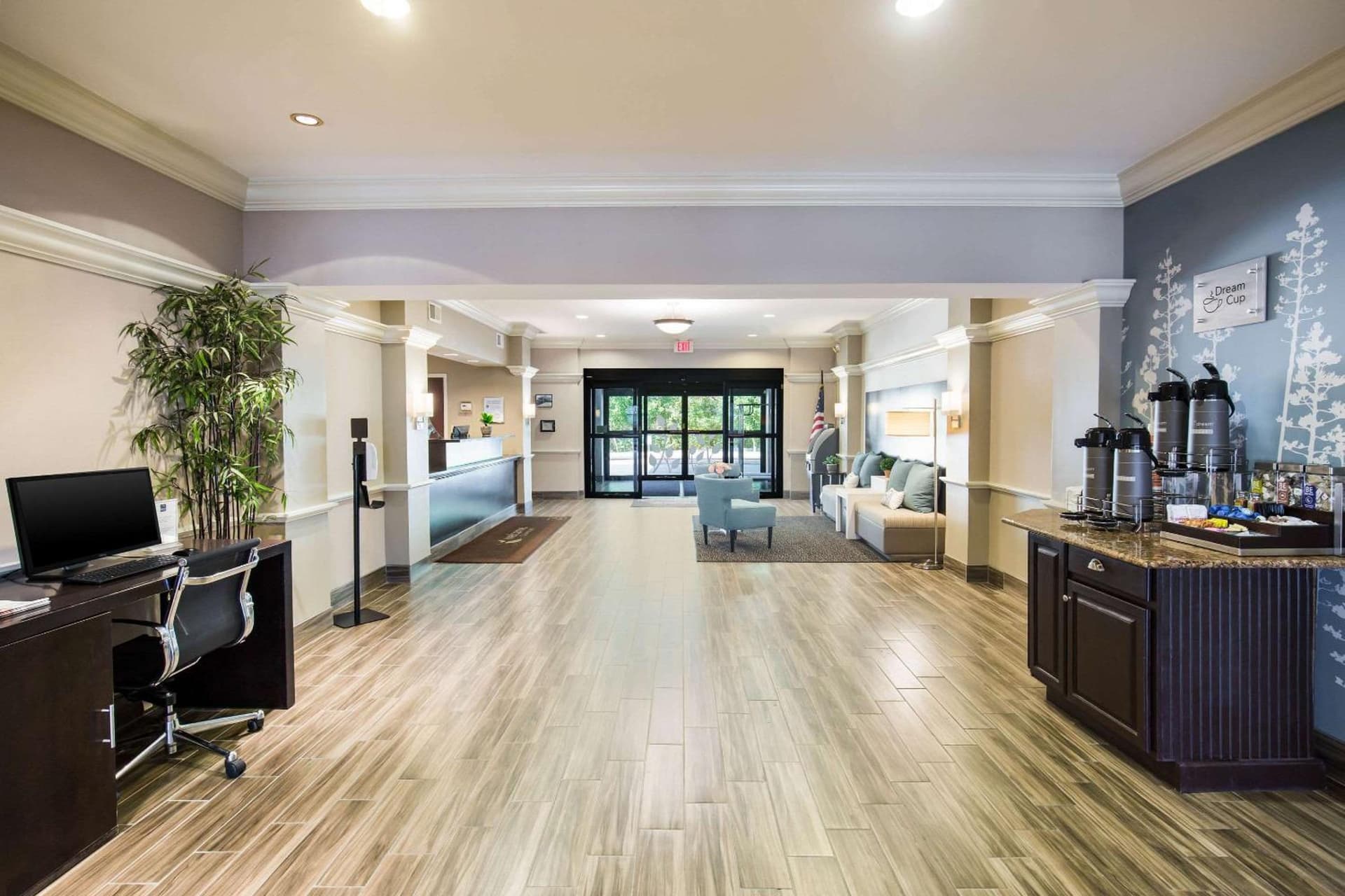 Sleep Inn & Suites Dunmore interior in Dunmore, PA — gallery photo 2