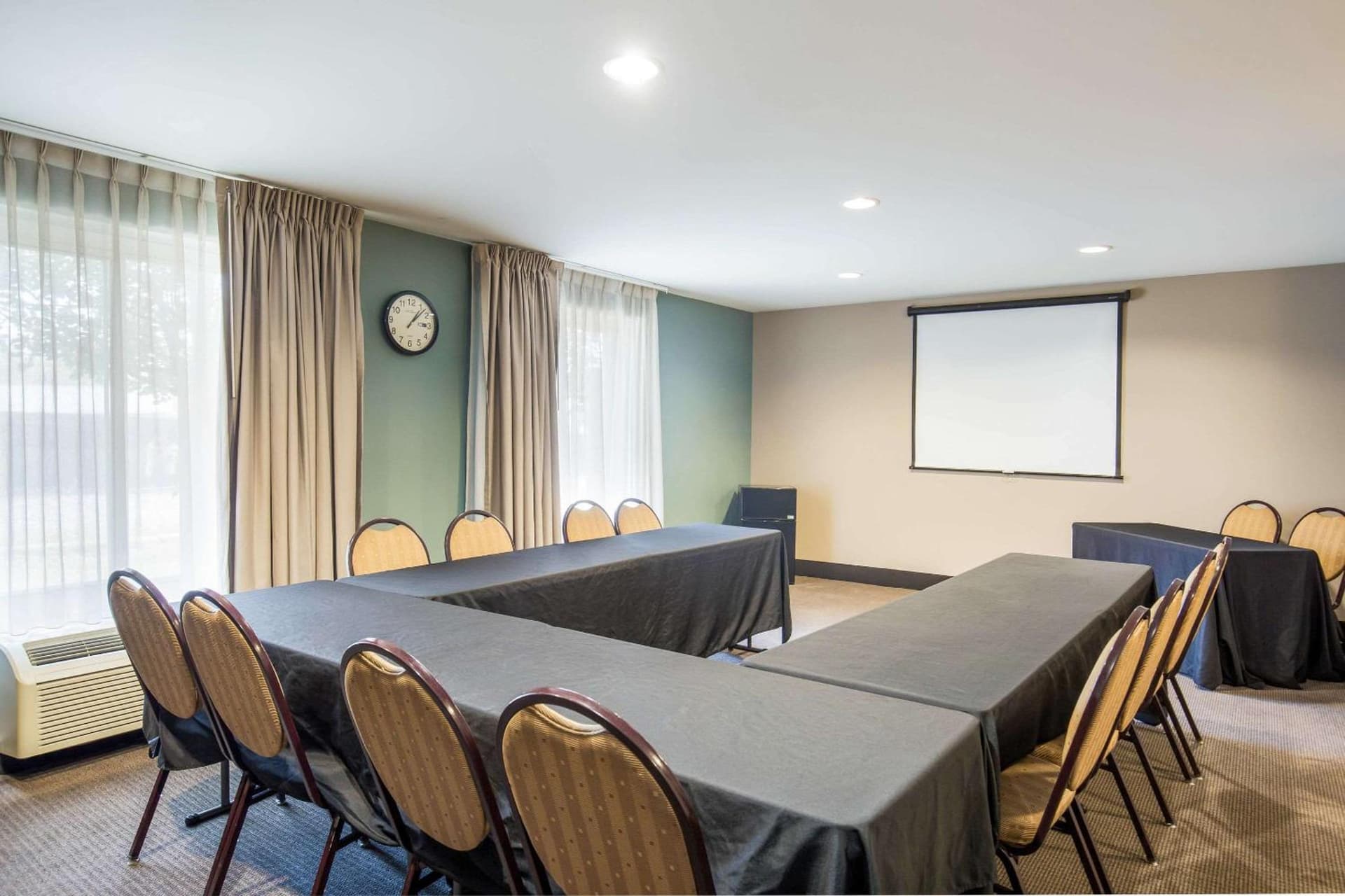 Sleep Inn & Suites Dunmore interior in Dunmore, PA — gallery photo 2