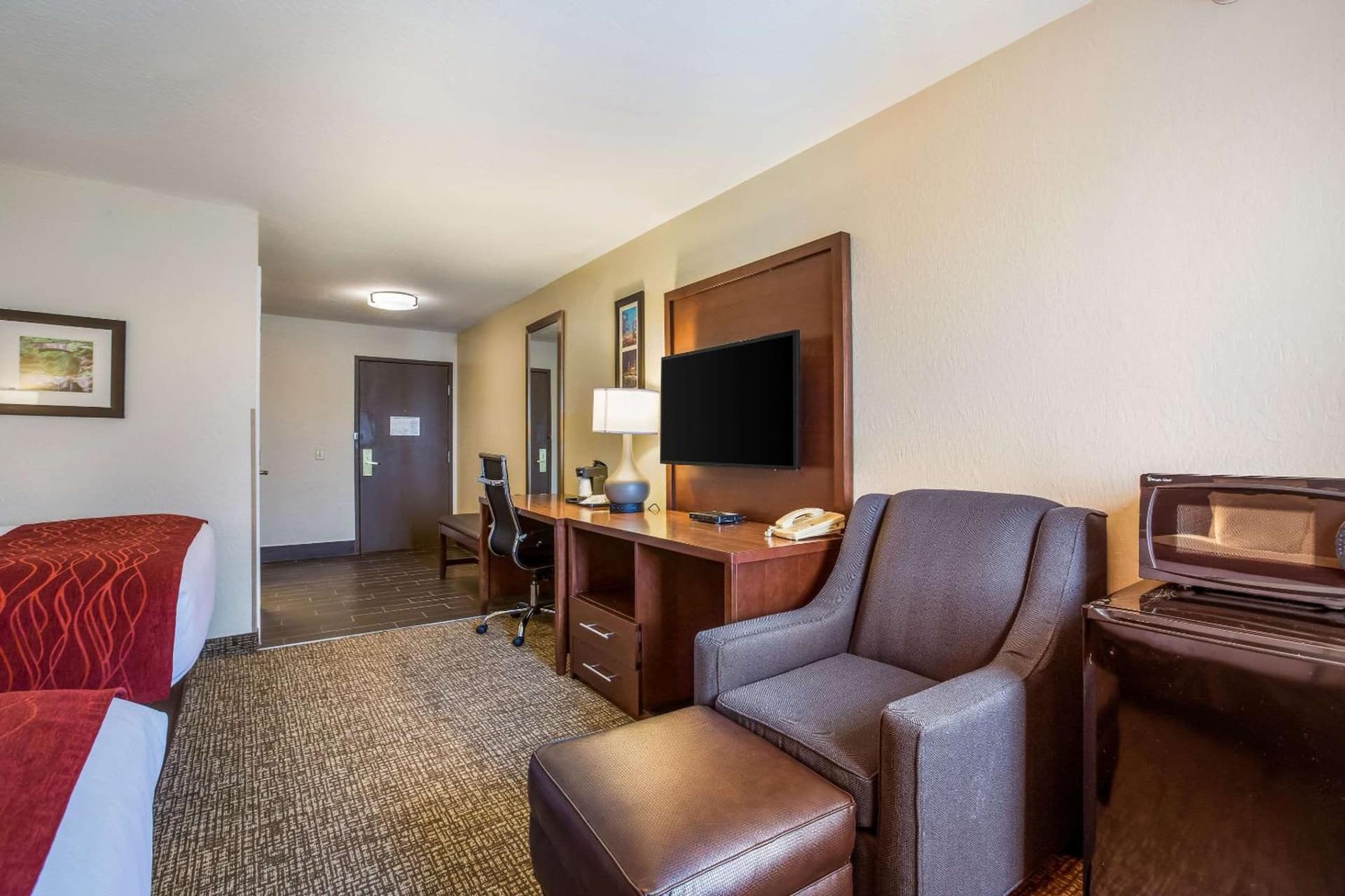 Comfort Inn & Suites Fairborn near Wright Patterson AFB gallery photo in Fairborn, OH — image 57