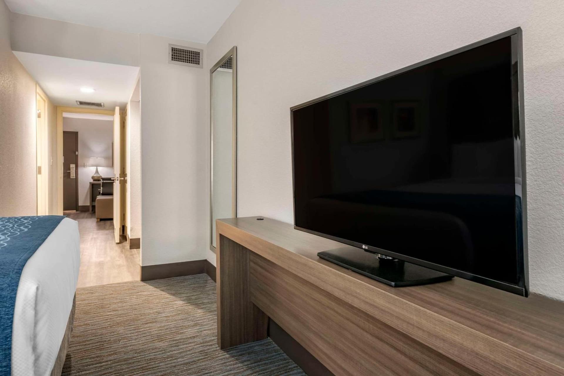 Comfort Inn & Suites Downtown Brickell-Port of Miami gallery photo in Miami, FL — image 30