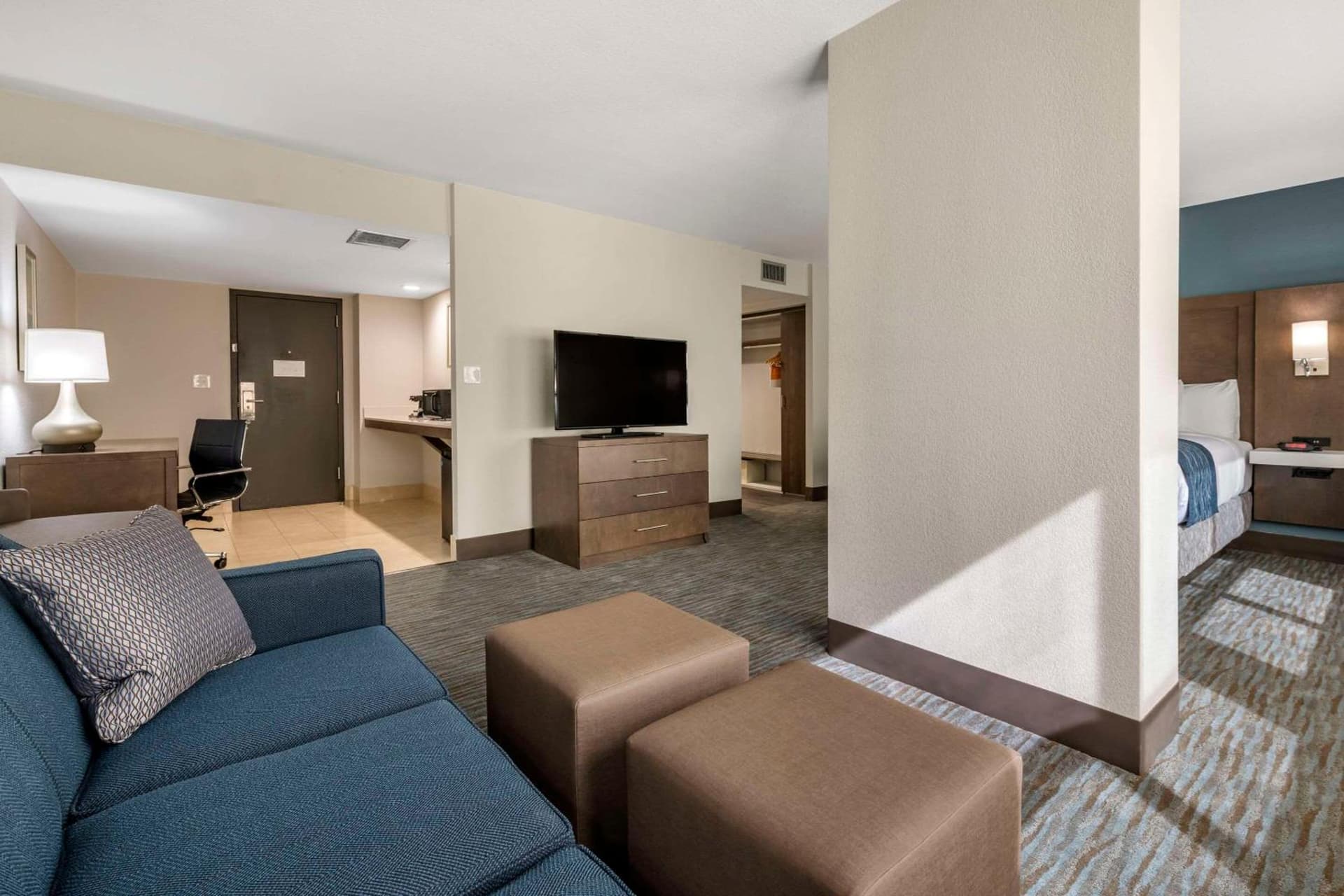 Comfort Inn & Suites Downtown Brickell-Port of Miami gallery photo in Miami, FL — image 36