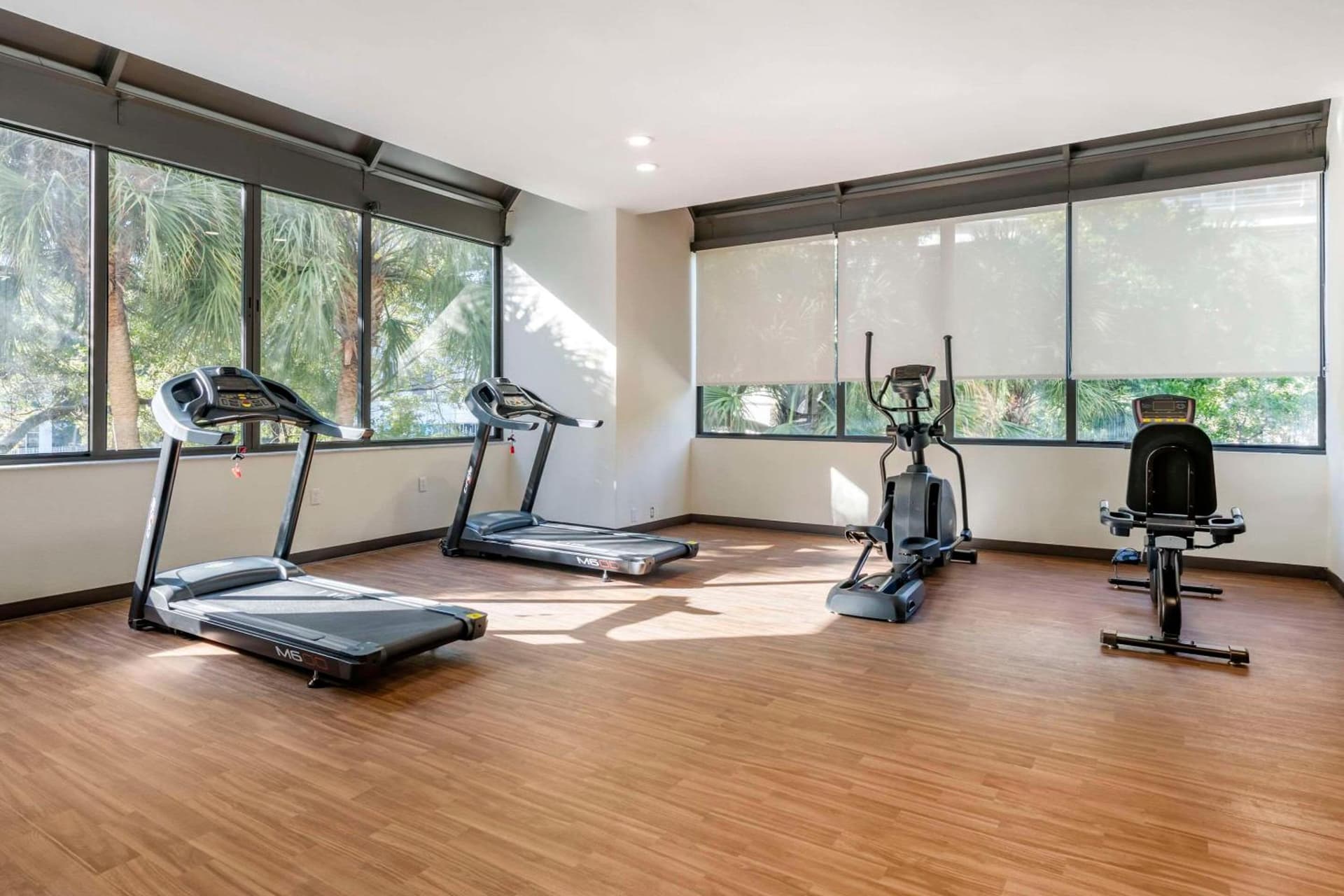 Comfort Inn & Suites Downtown Brickell-Port of Miami interior in Miami, FL — gallery photo 2