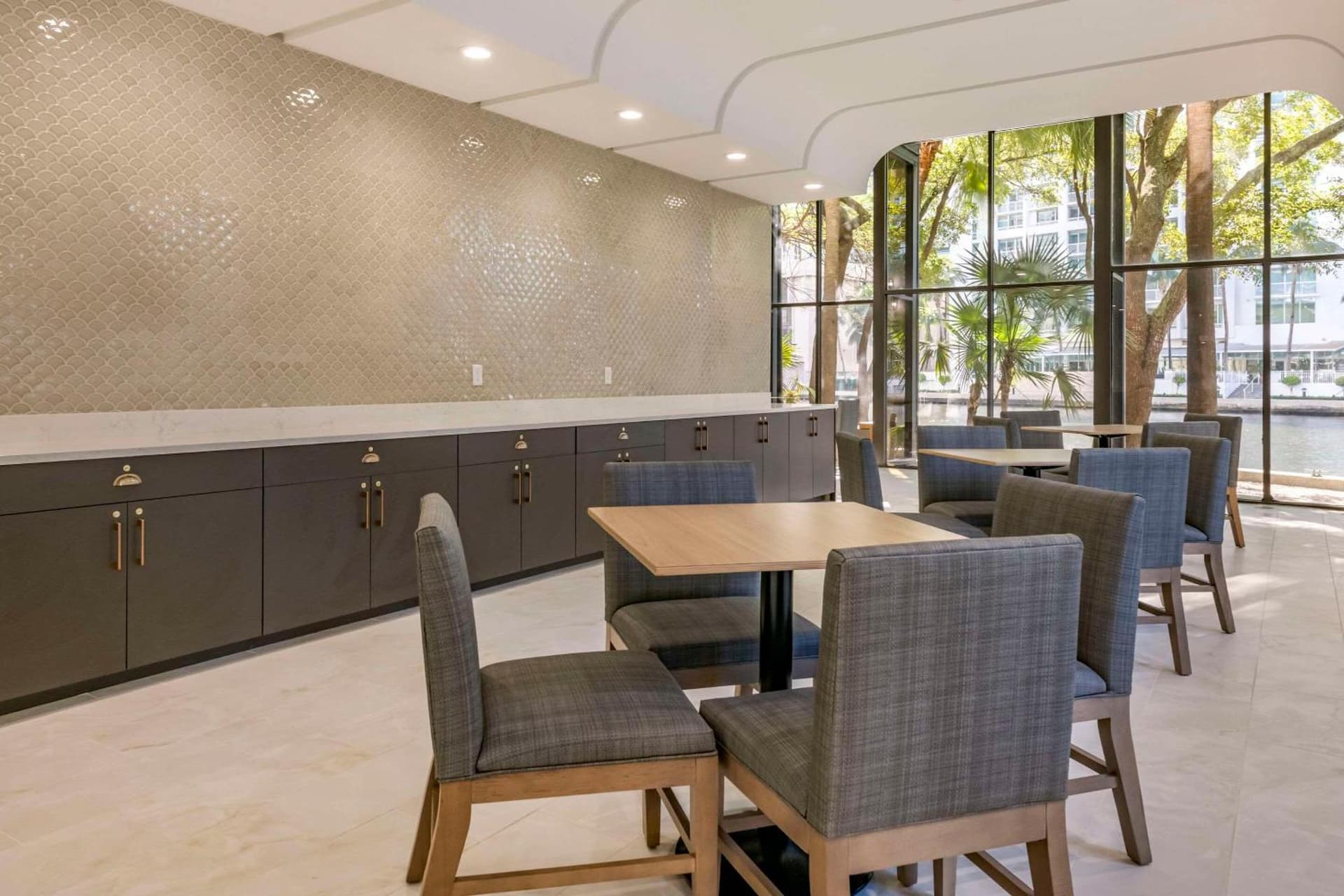 Comfort Inn & Suites Downtown Brickell-Port of Miami gallery photo in Miami, FL — image 31