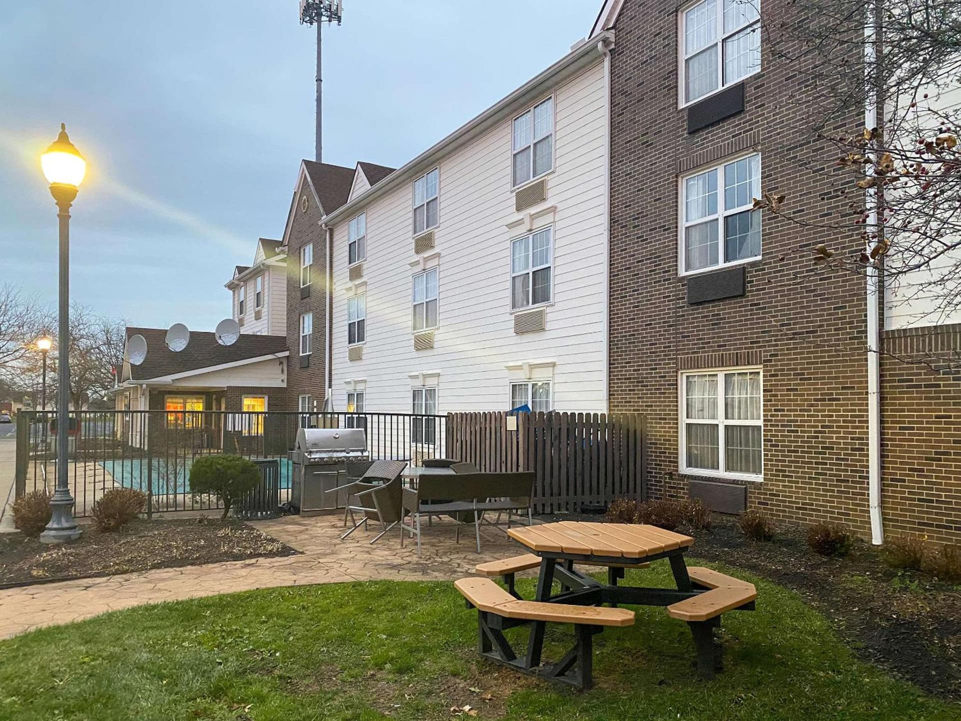 MainStay Suites Middleburg Heights Cleveland Airport property views in Middleburg Heights, OH — gallery photo 3