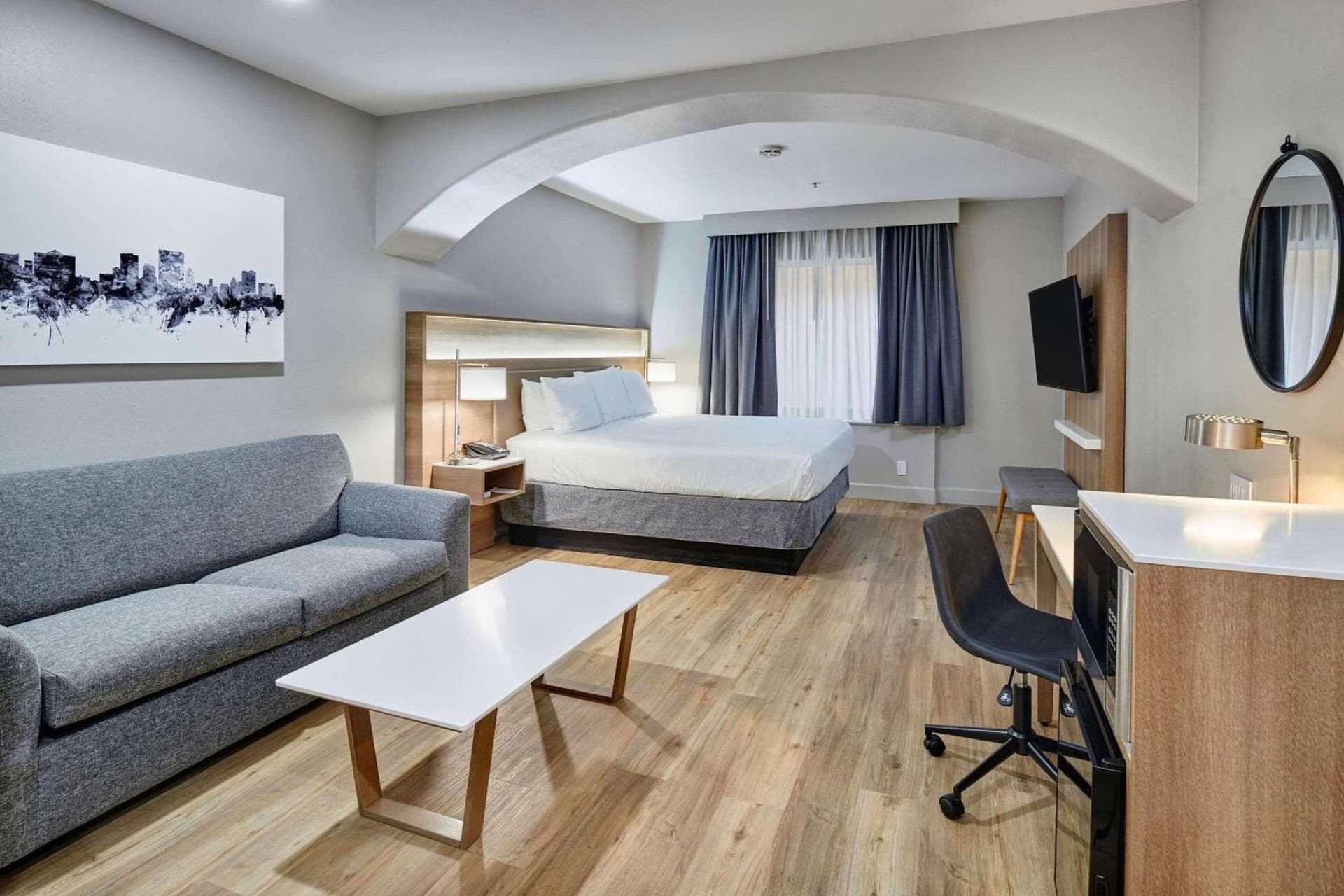 Radisson Hotel El Paso Airport property views in El Paso, TX — gallery photo 3