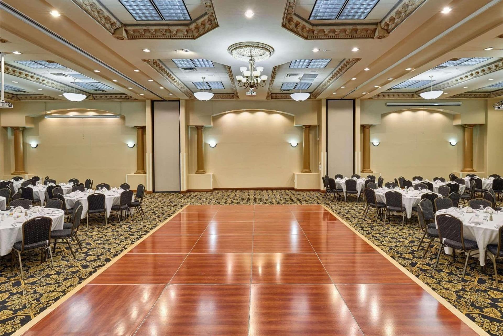 Radisson Hotel El Paso Airport gallery photo in El Paso, TX — image 49