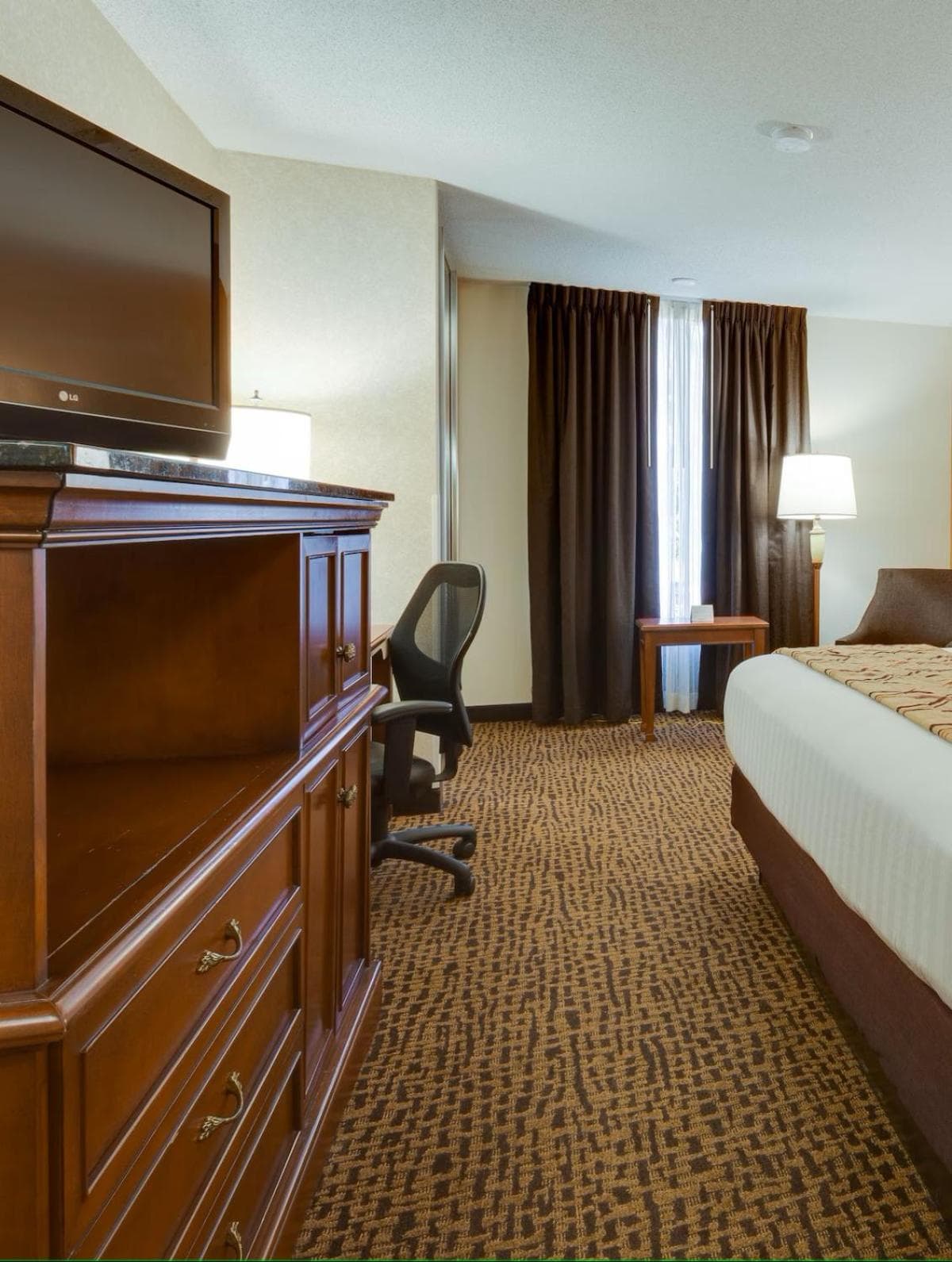 Wingate by Wyndham St Louis-Fenton Route 66 interior in Fenton, MO — gallery photo 2