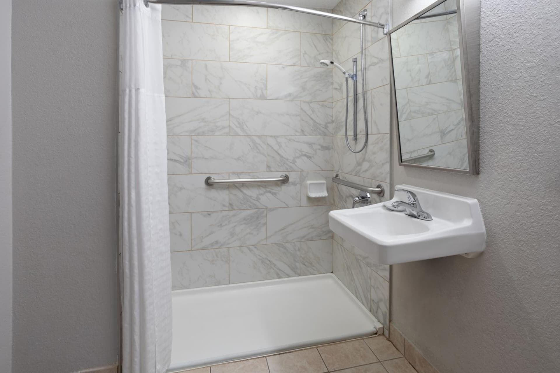 Microtel Inn & Suites by Wyndham Ann Arbor gallery photo in Ann Arbor, MI — image 15