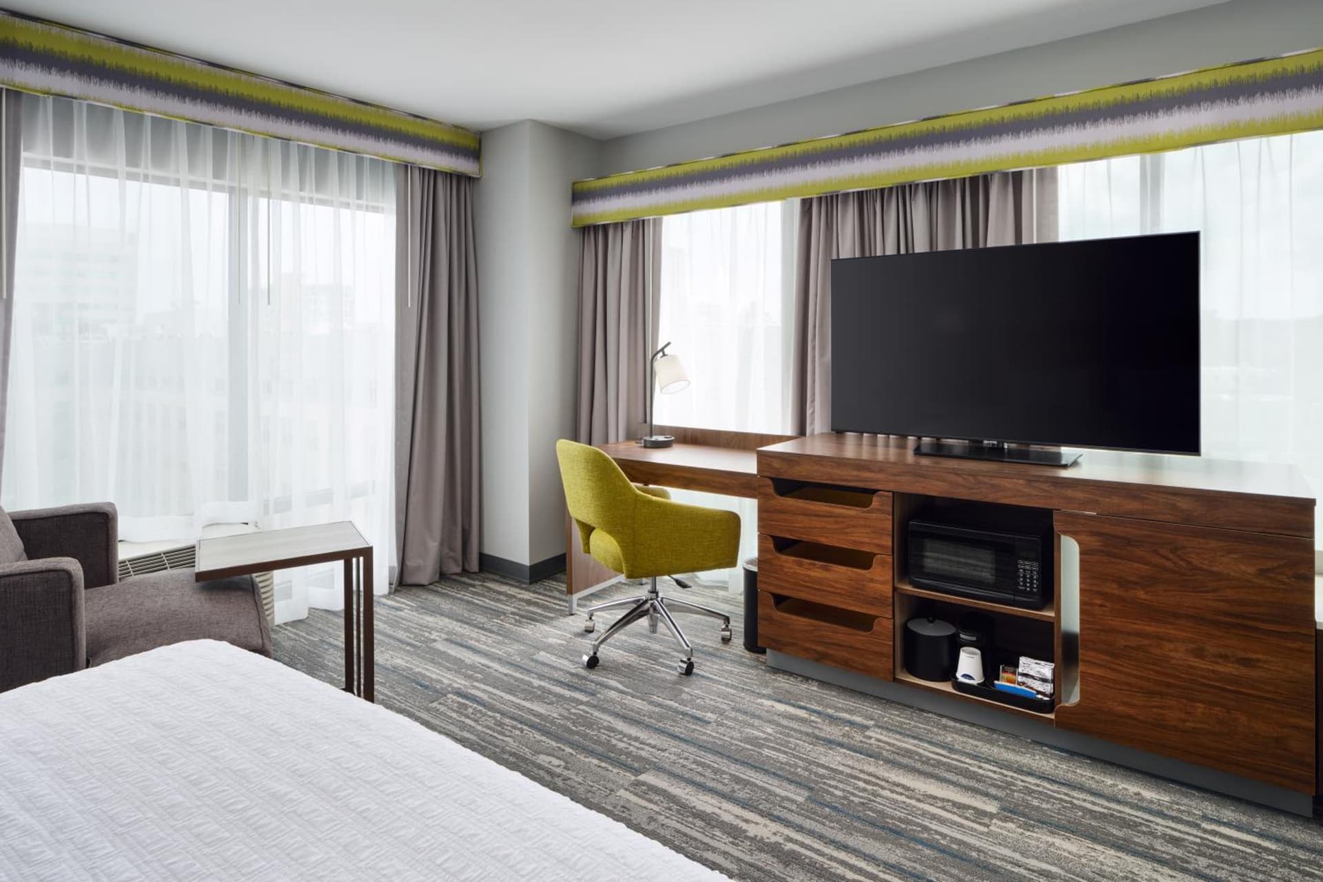 Hampton Inn Towson Downtown interior in Towson, MD — gallery photo 2