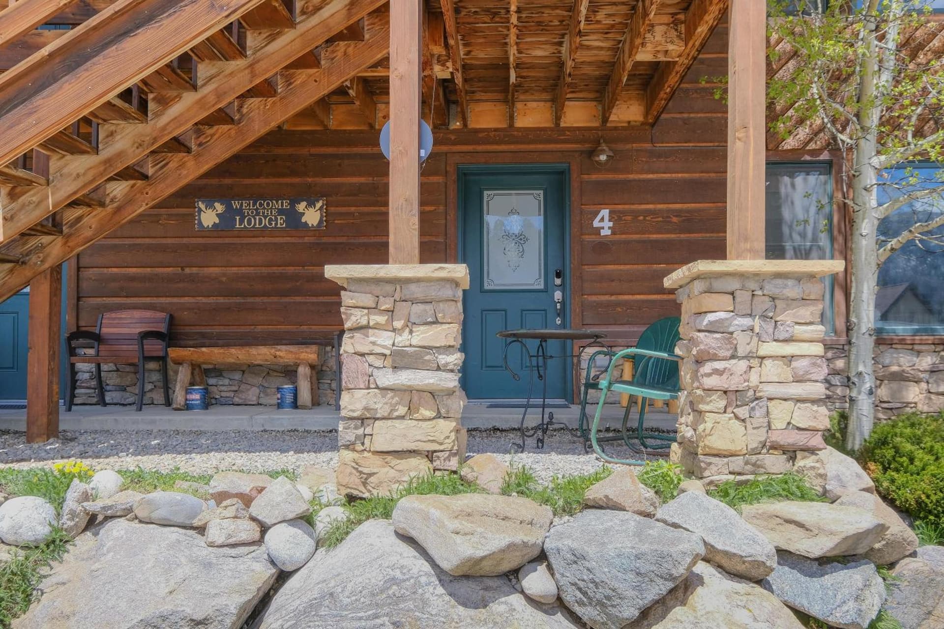 The Loose Moose Lodge featured exterior or lobby in Grand Lake, CO — similar hotel
