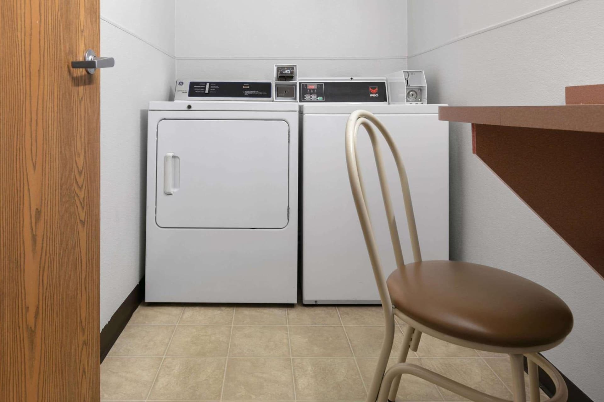 Super 8 by Wyndham Grapevine/DFW Airport Northwest gallery photo in Grapevine, TX — image 44