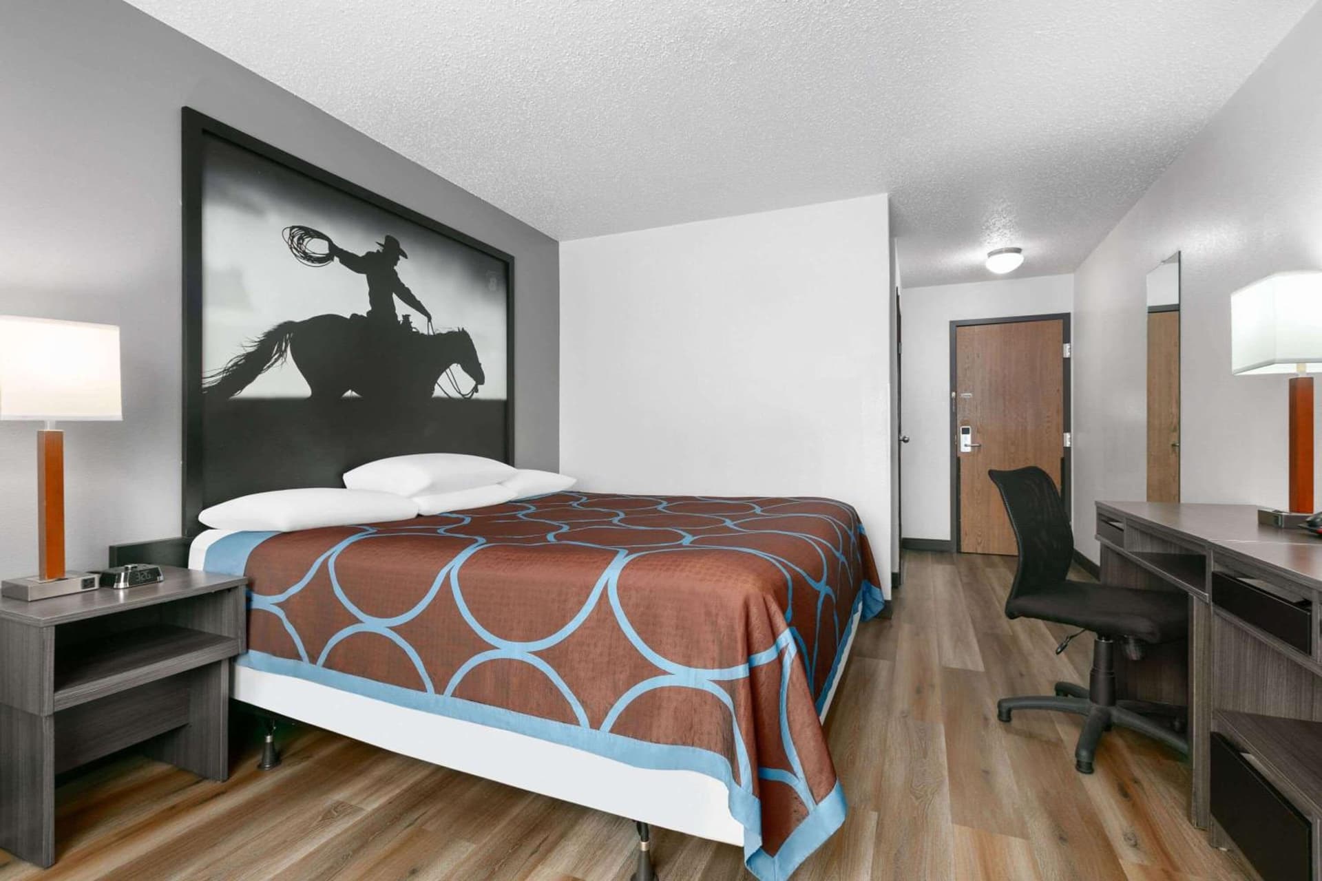 Super 8 by Wyndham Grapevine/DFW Airport Northwest interior in Grapevine, TX — gallery photo 2