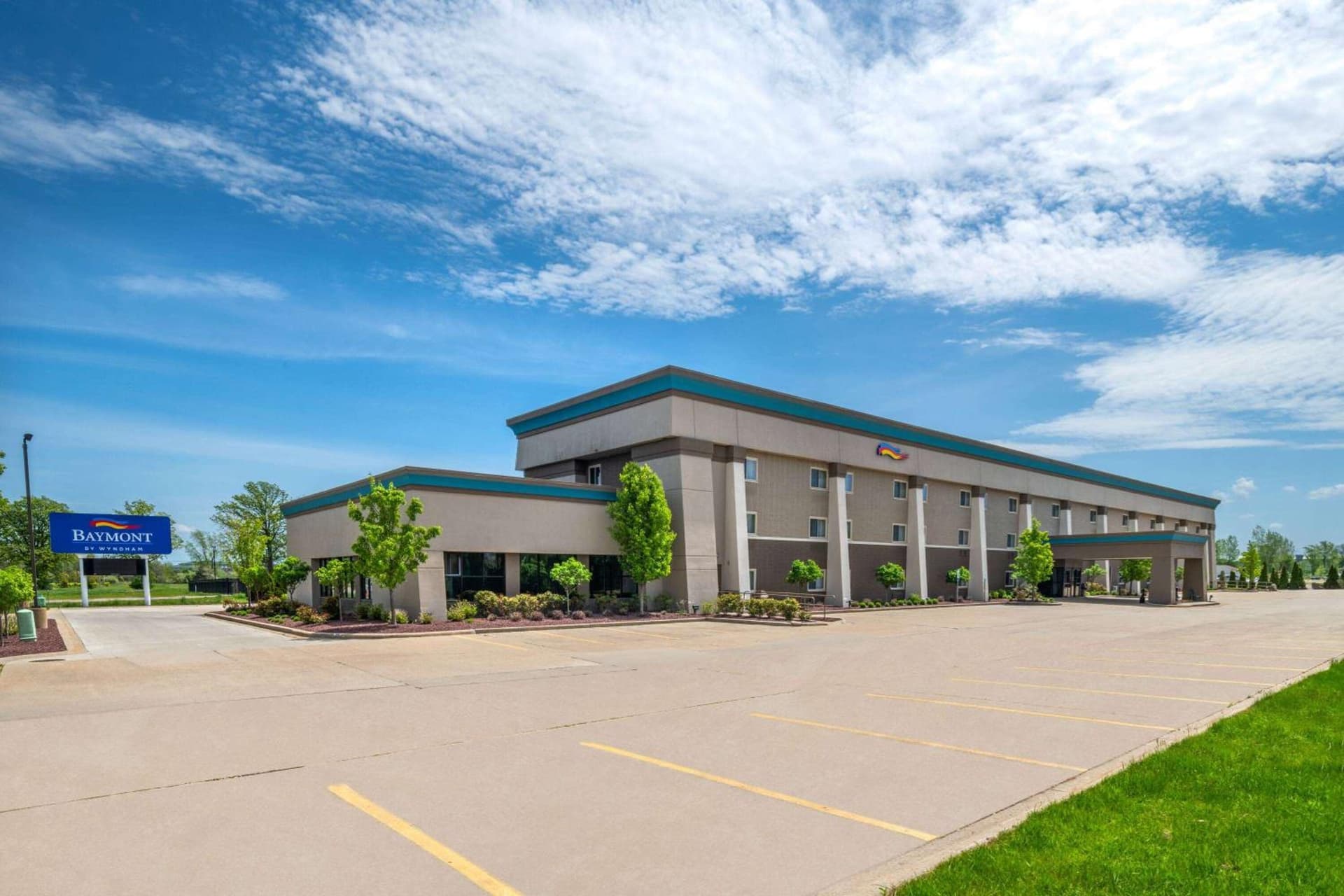 Baymont by Wyndham Mt. Pleasant featured exterior or lobby in Mount Pleasant, MI — similar hotel
