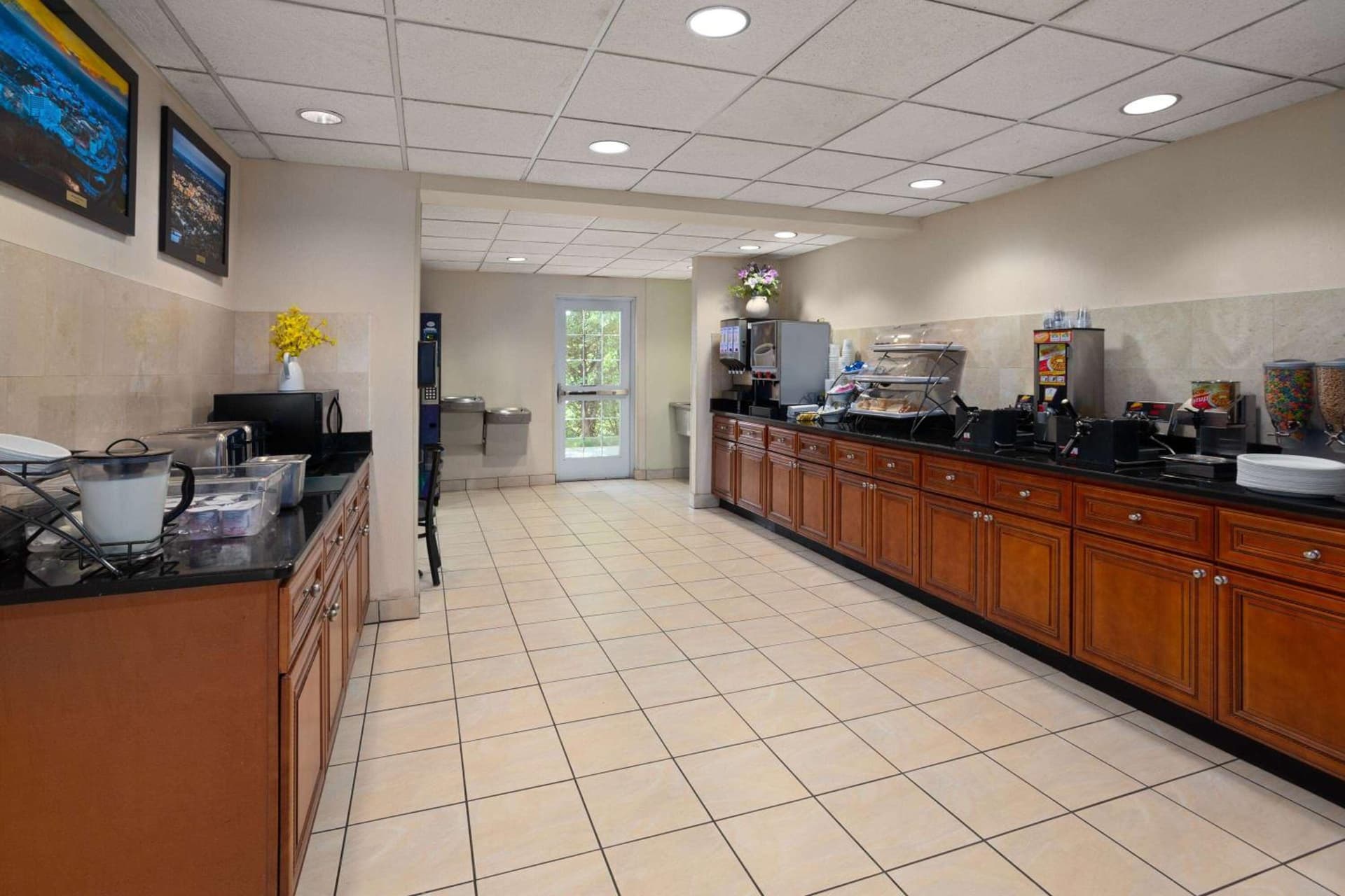 Microtel Inn & Suites by Wyndham Ann Arbor gallery photo in Ann Arbor, MI — image 39