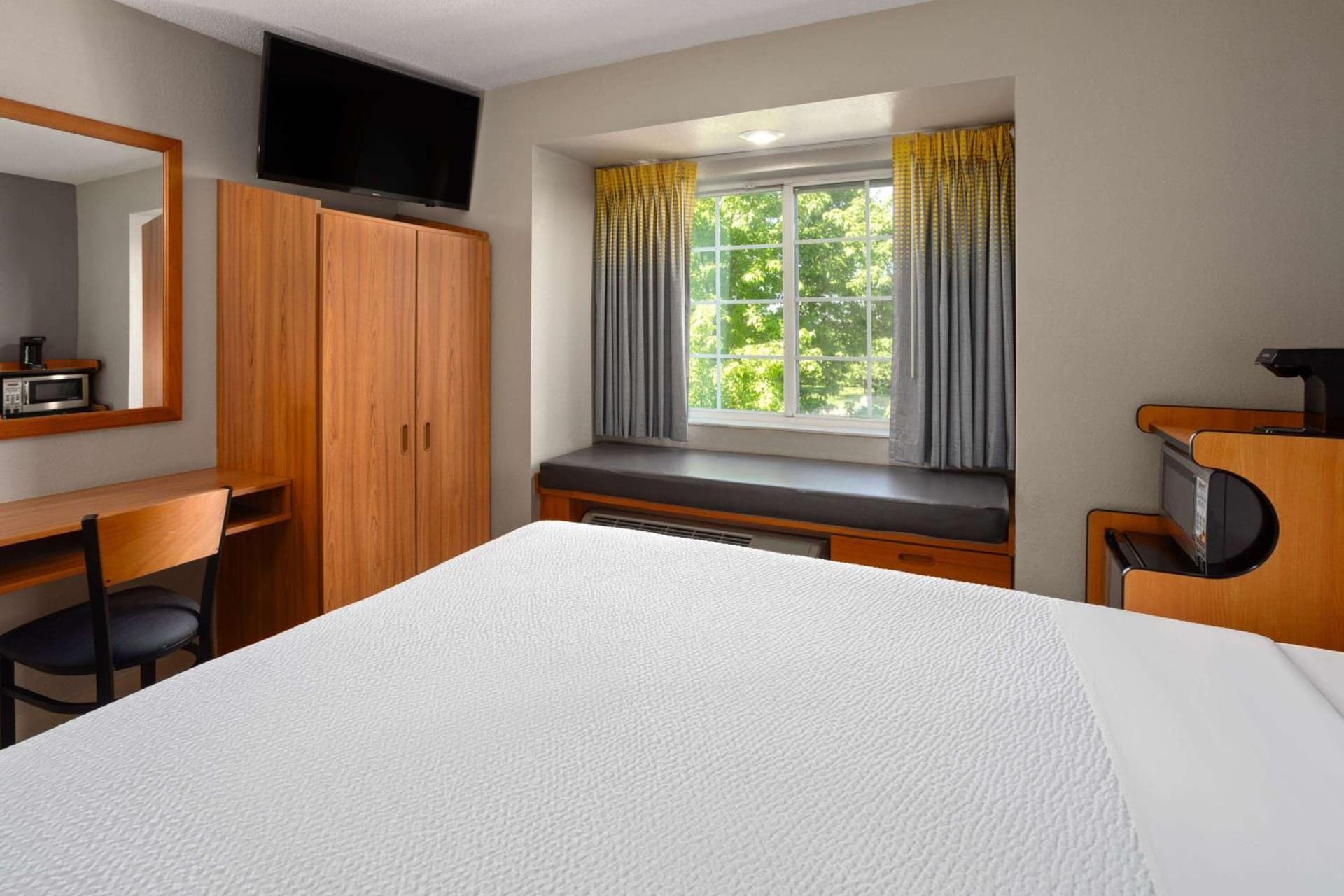 Microtel Inn & Suites by Wyndham Ann Arbor gallery photo in Ann Arbor, MI — image 37