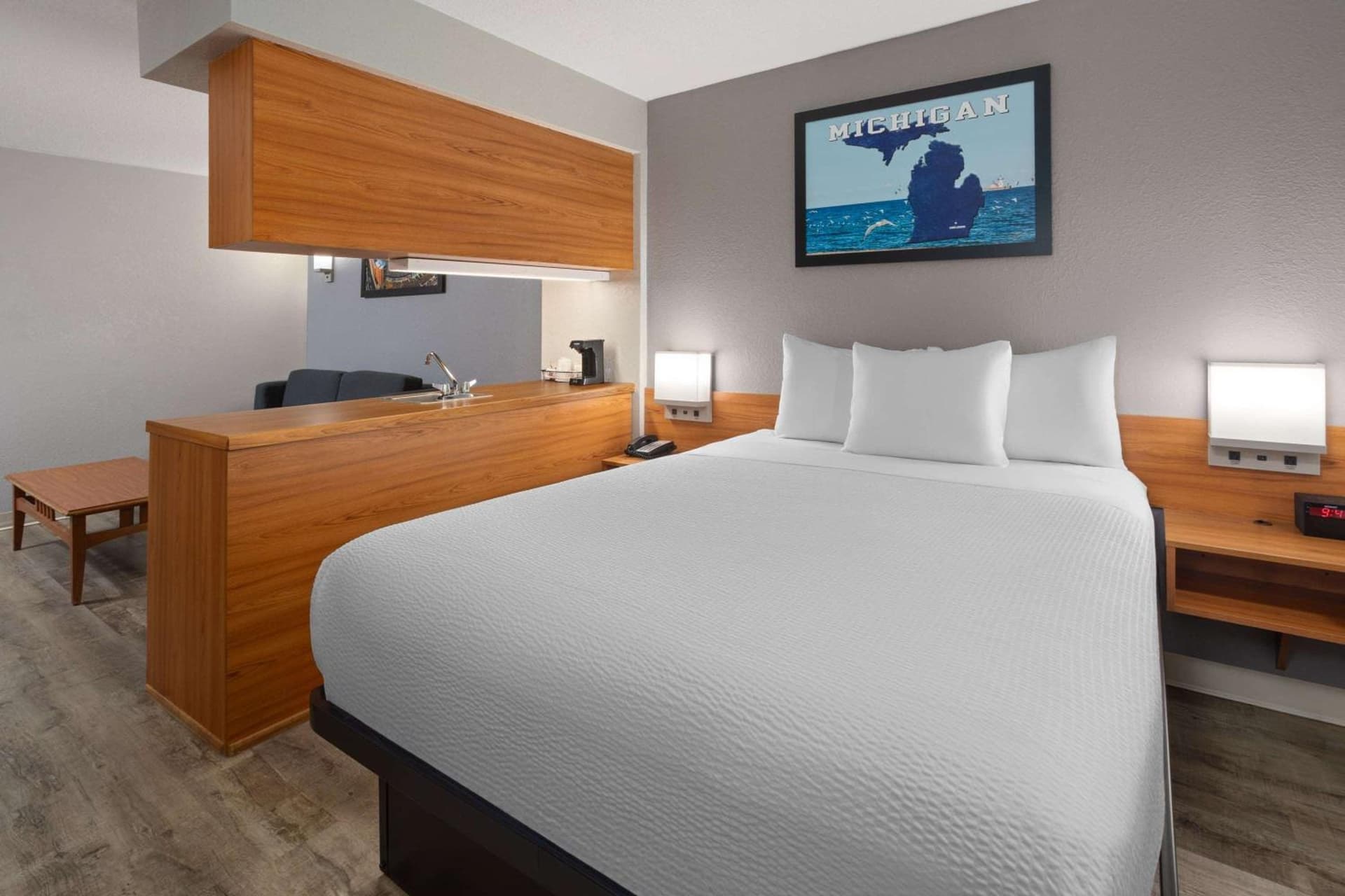 Microtel Inn & Suites by Wyndham Ann Arbor gallery photo in Ann Arbor, MI — image 4