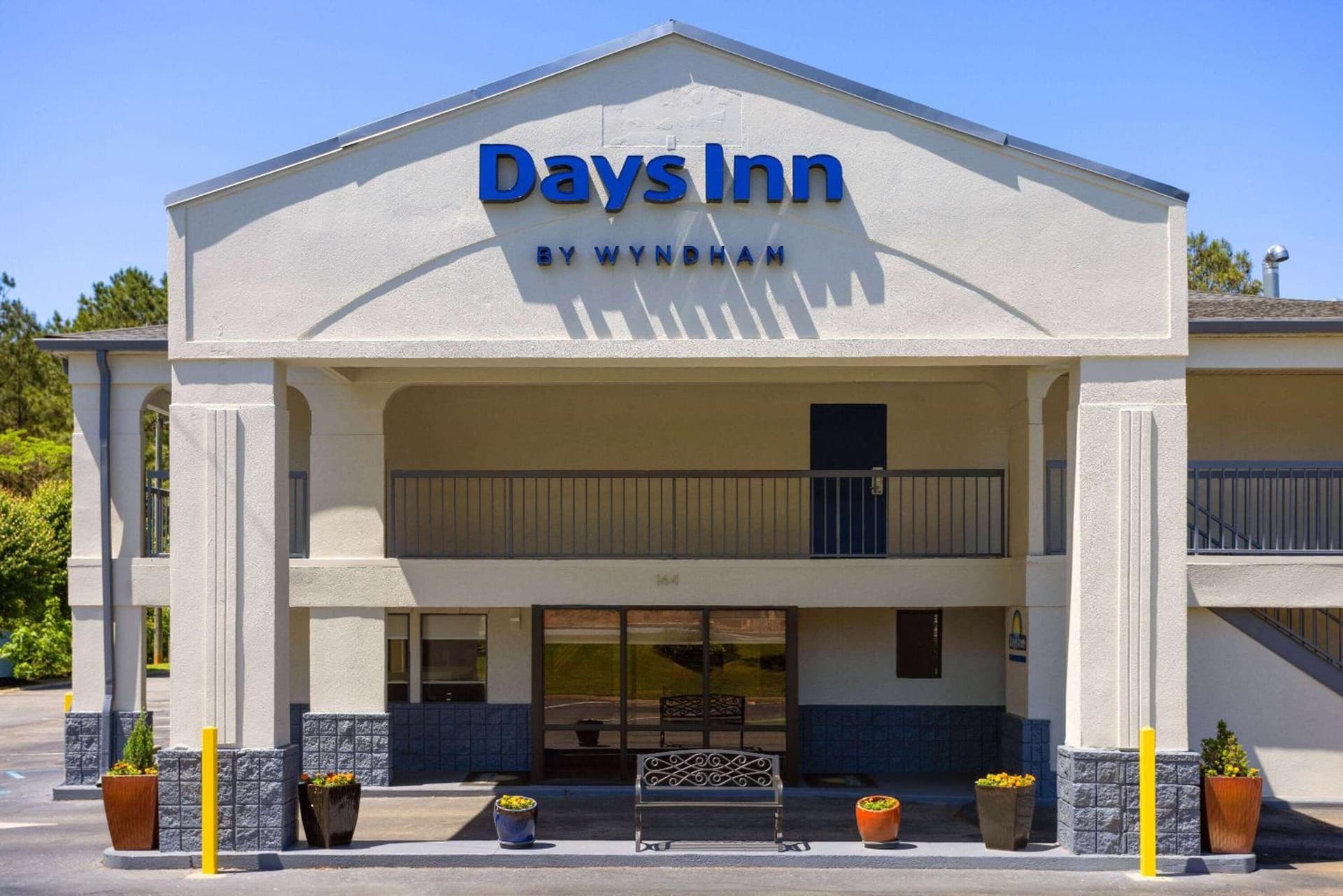 Days Inn by Wyndham Acworth interior in Acworth, GA — gallery photo 2