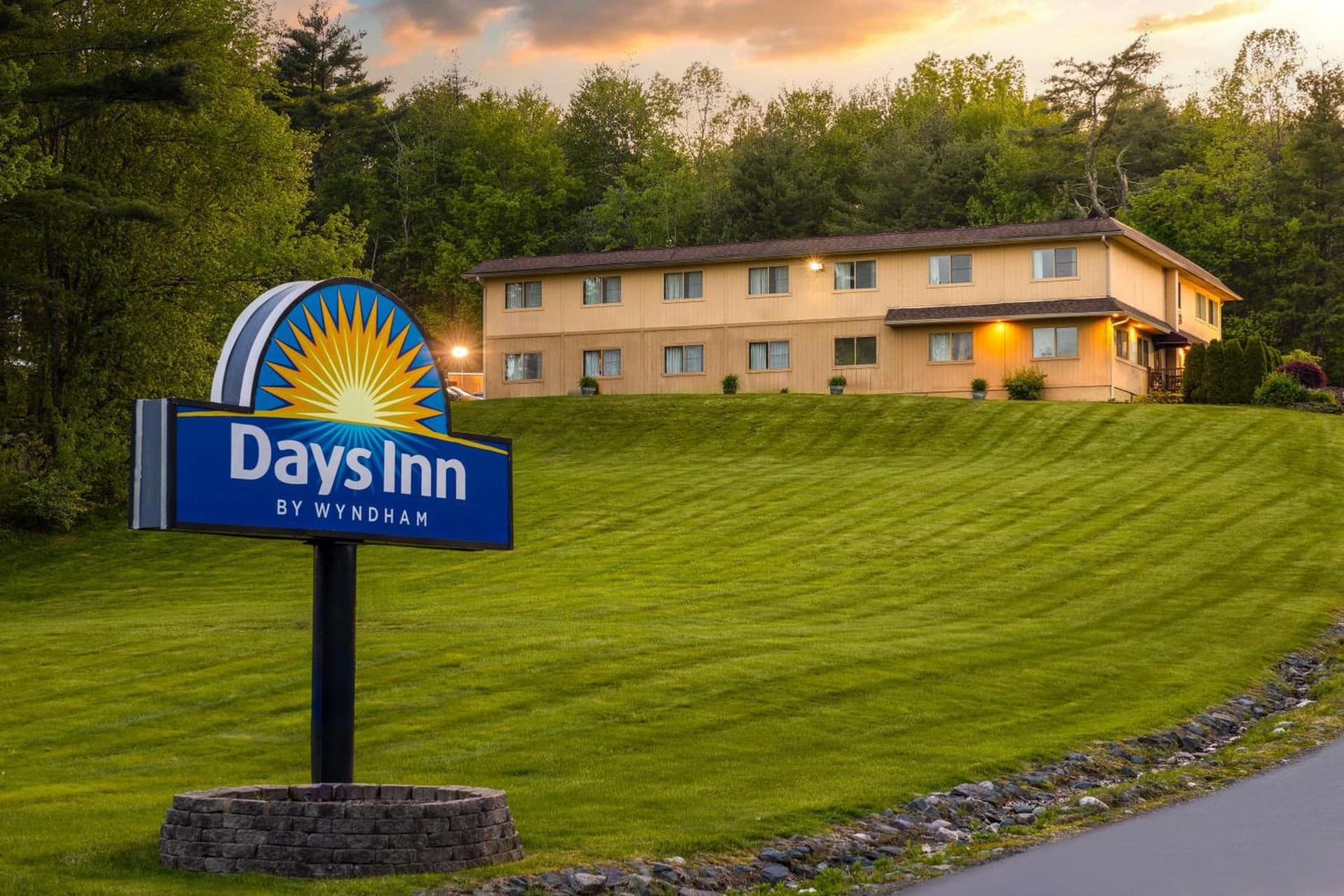 Days Inn by Wyndham Wurtsboro gallery photo in Wurtsboro, NY — image 4