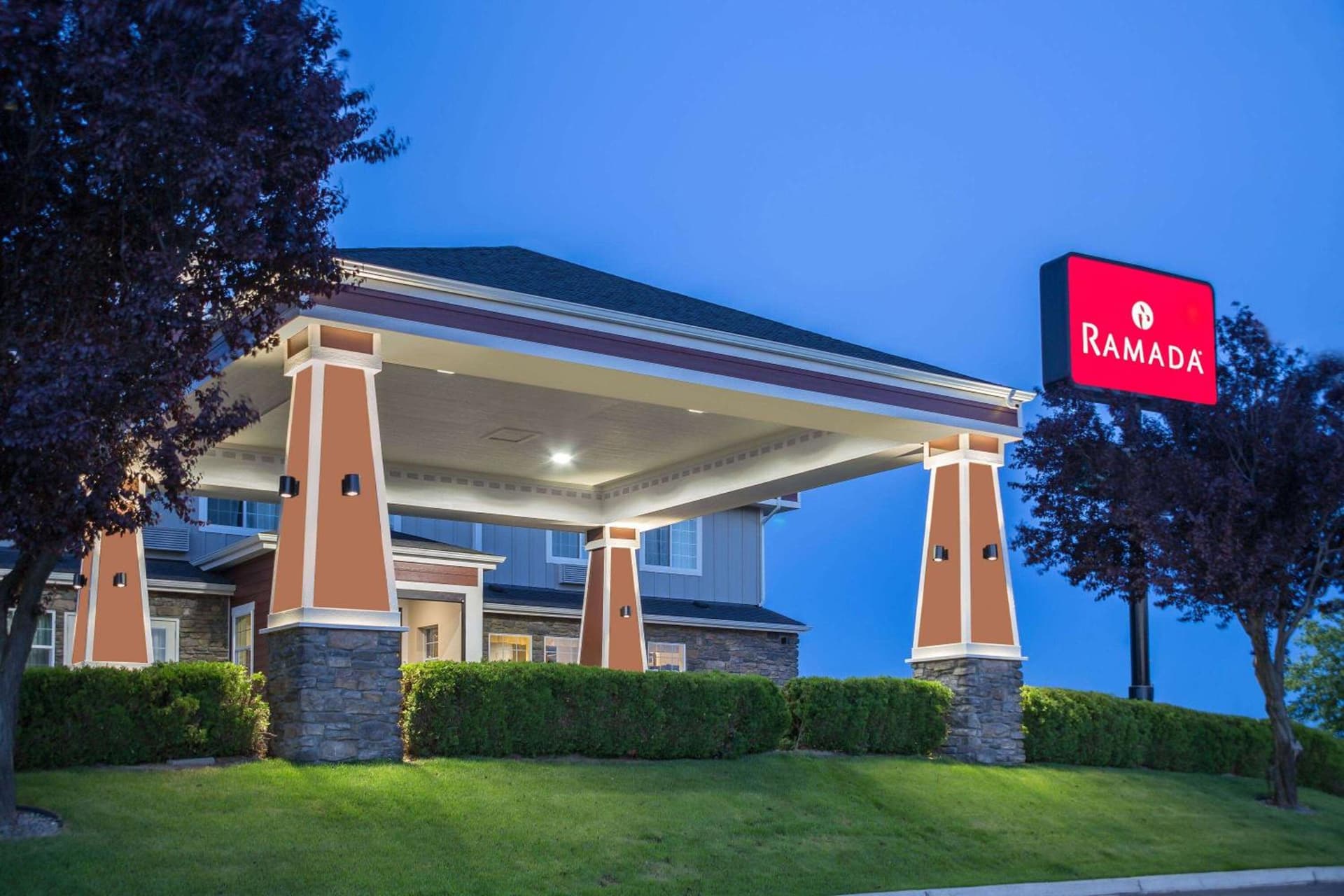 Ramada by Wyndham Moses Lake property views in Moses Lake, WA — gallery photo 3