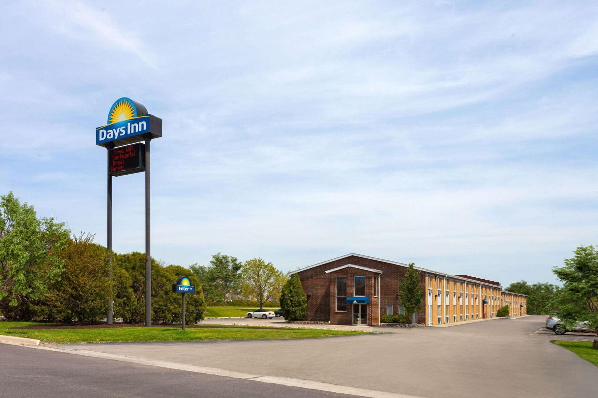 Days Inn by Wyndham Rockford I-90 Walking Distance to Casino featured exterior or lobby in Rockford, IL — similar hotel