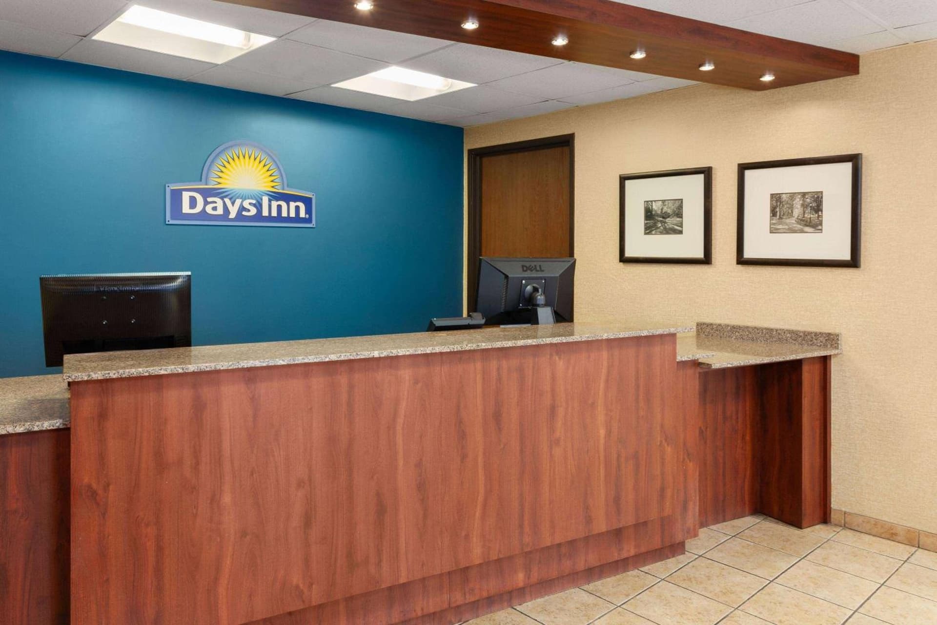 Days Inn by Wyndham Rockford I-90 Walking Distance to Casino gallery photo in Rockford, IL — image 44