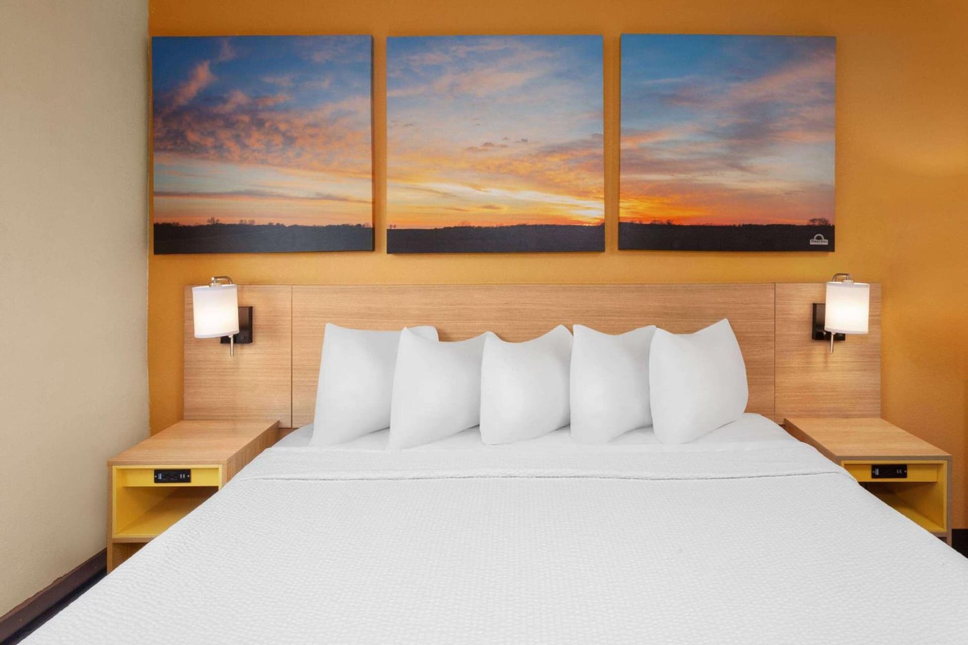 Days Inn by Wyndham Rockford I-90 Walking Distance to Casino gallery photo in Rockford, IL — image 18