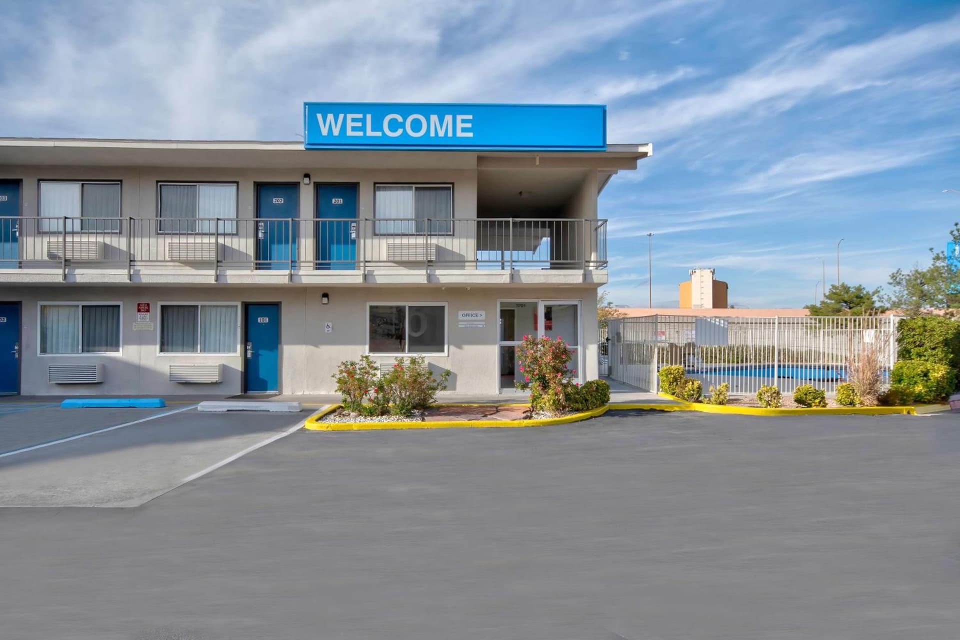 Motel 6-Albuquerque, NM - Midtown property views in Albuquerque, NM — gallery photo 3