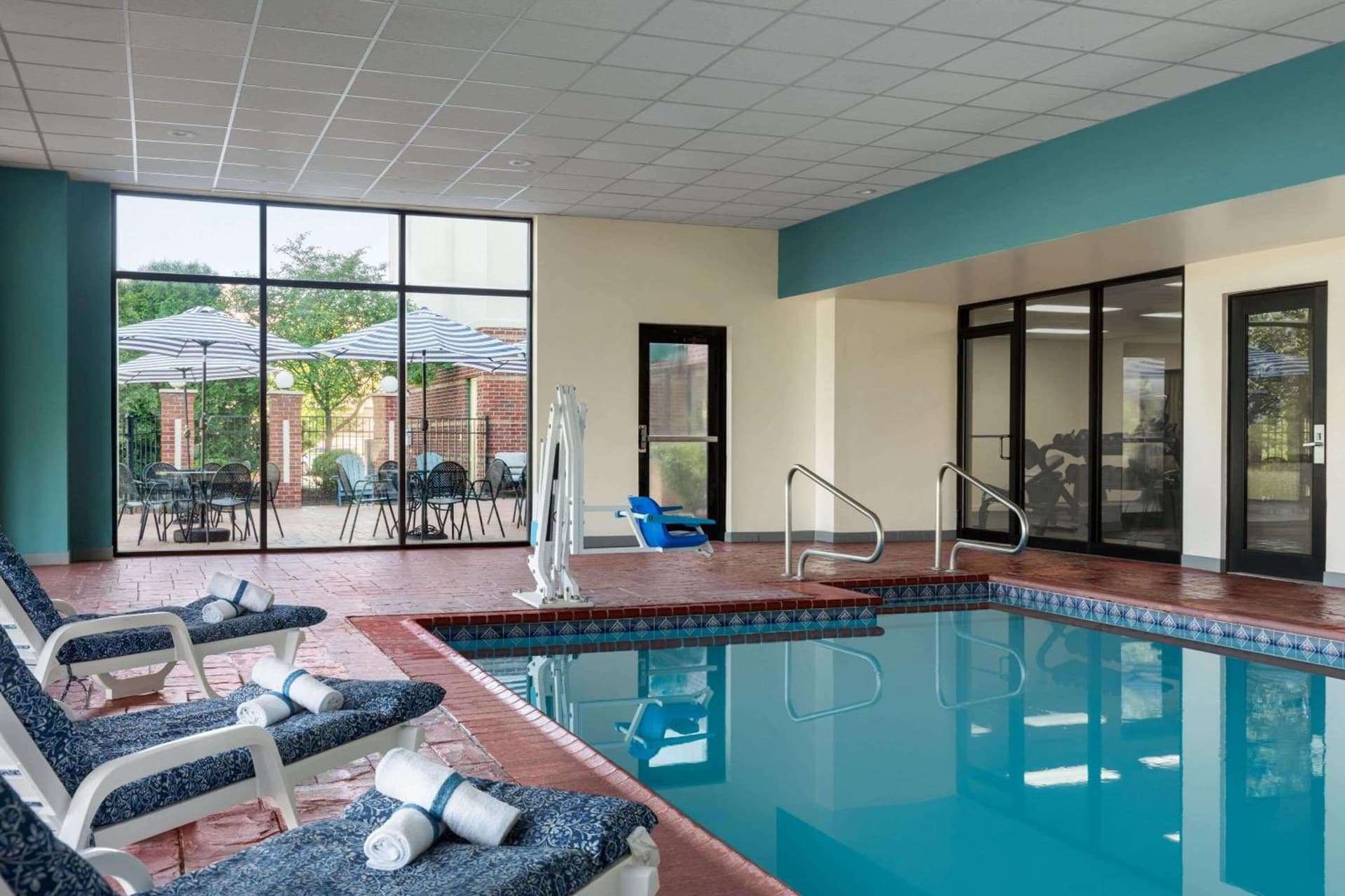 Wingate by Wyndham Louisville East gallery photo in Louisville, KY — image 21