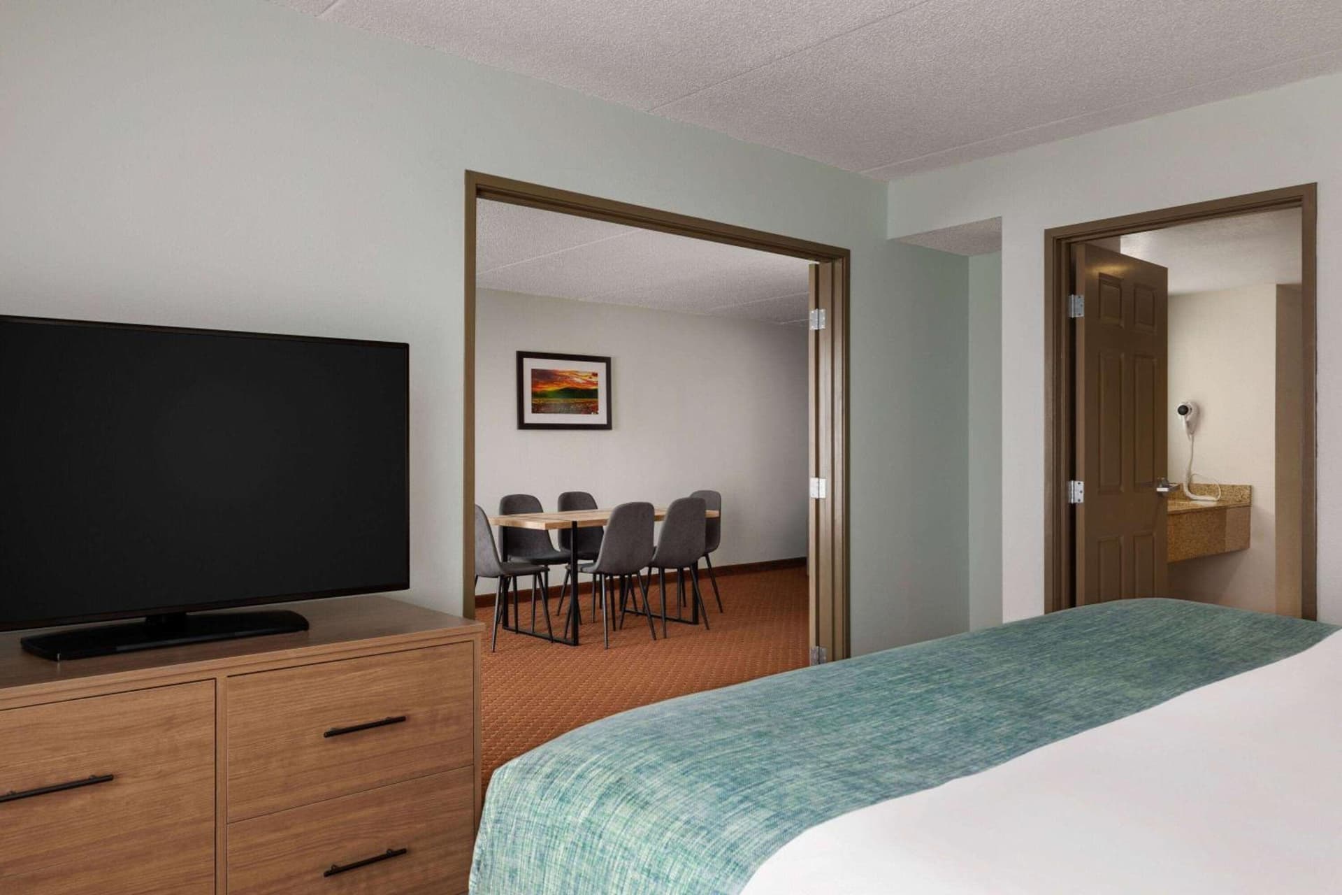 Wingate by Wyndham Louisville East gallery photo in Louisville, KY — image 41