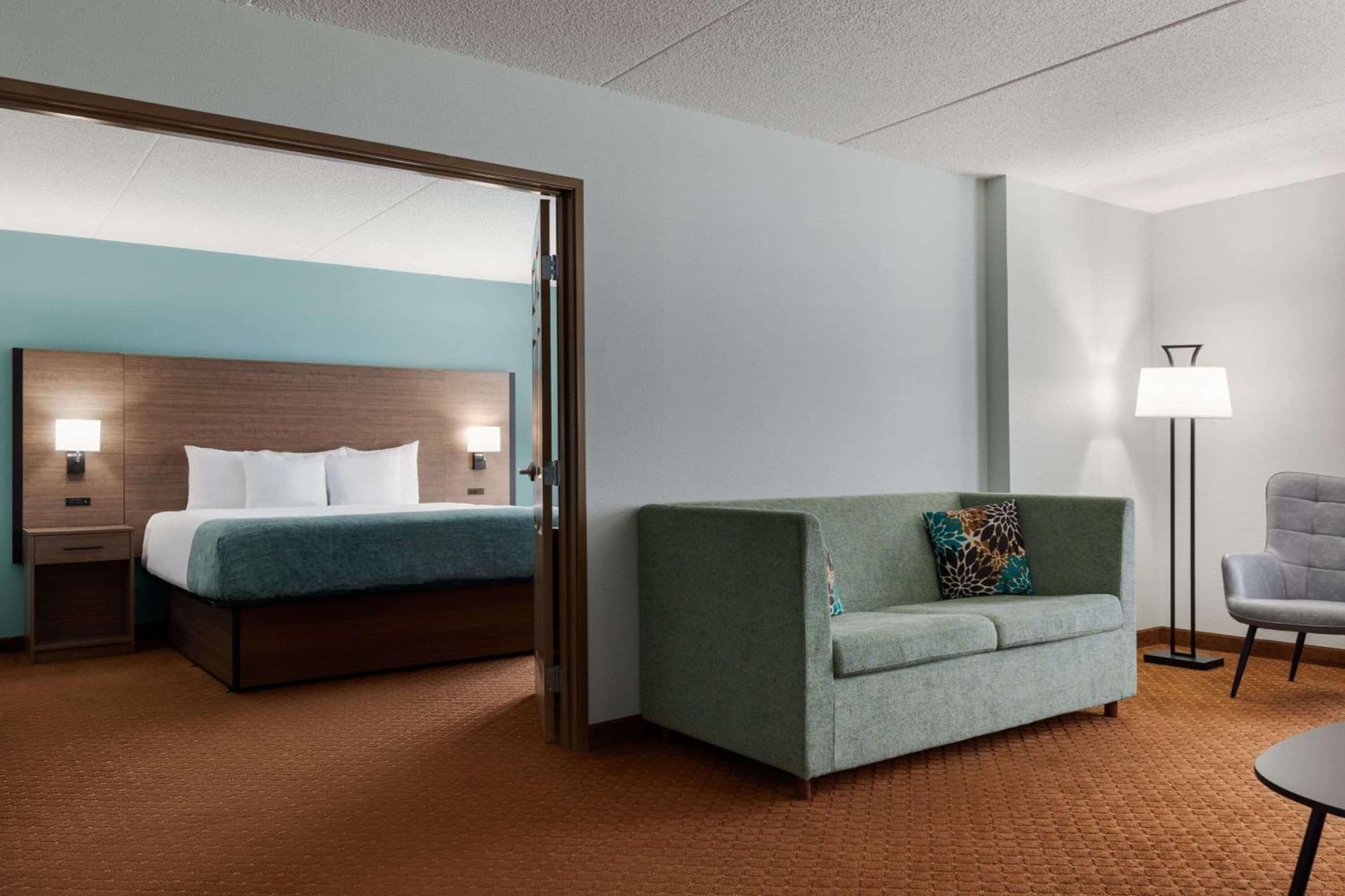Wingate by Wyndham Louisville East gallery photo in Louisville, KY — image 26