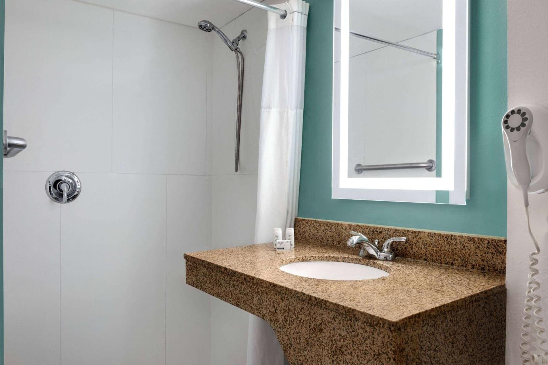 Wingate by Wyndham Louisville East gallery photo in Louisville, KY — image 30