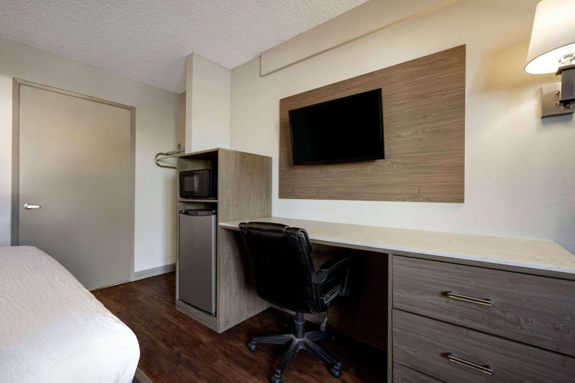 Days Inn by Wyndham Fresno South gallery photo in Fresno, CA — image 31