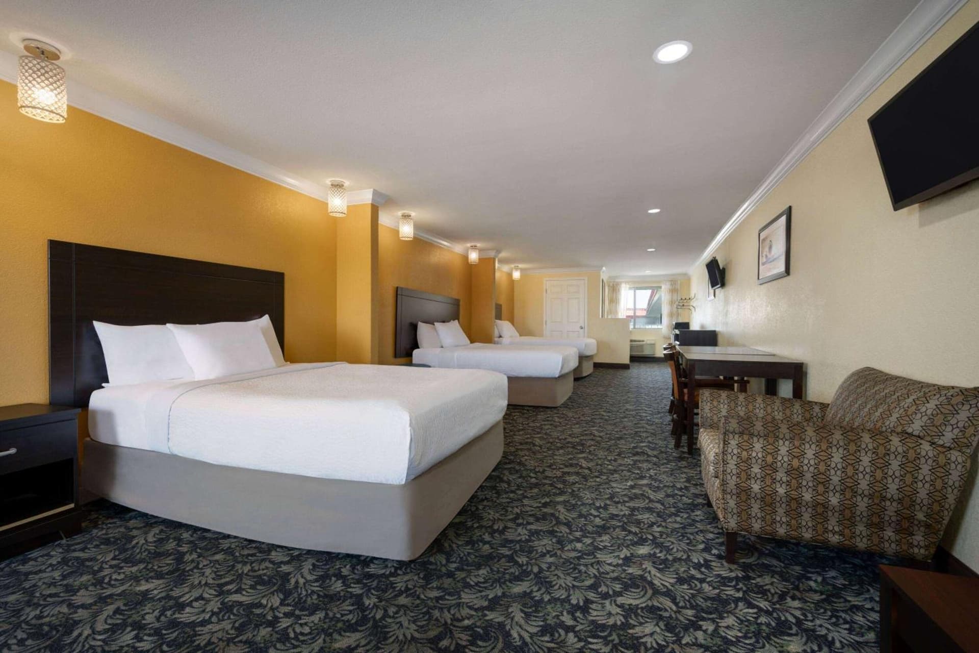 Days Inn by Wyndham Fresno South gallery photo in Fresno, CA — image 21