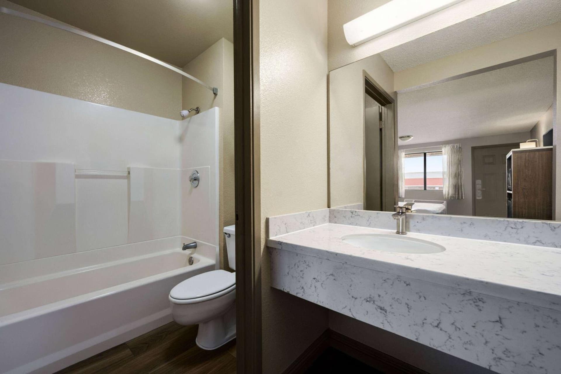 Days Inn by Wyndham Fresno South gallery photo in Fresno, CA — image 34