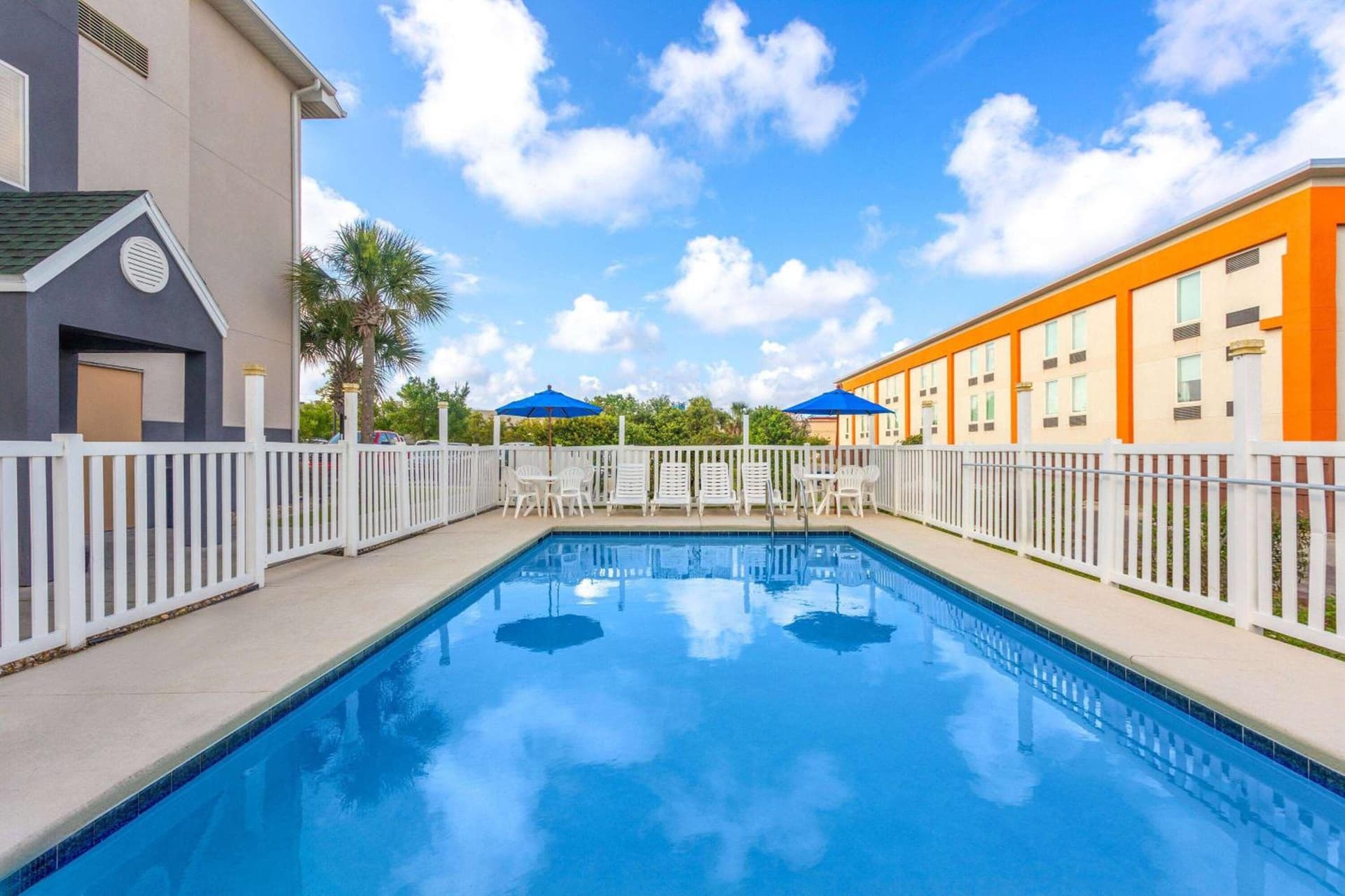 Microtel Inn & Suites by Wyndham Panama City gallery photo in Panama City, FL — image 27