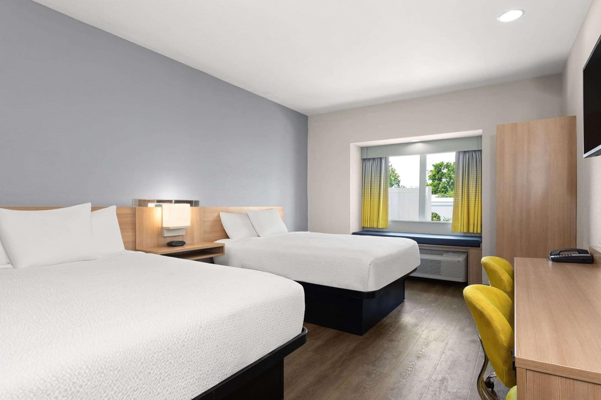 Microtel Inn & Suites by Wyndham Panama City gallery photo in Panama City, FL — image 35