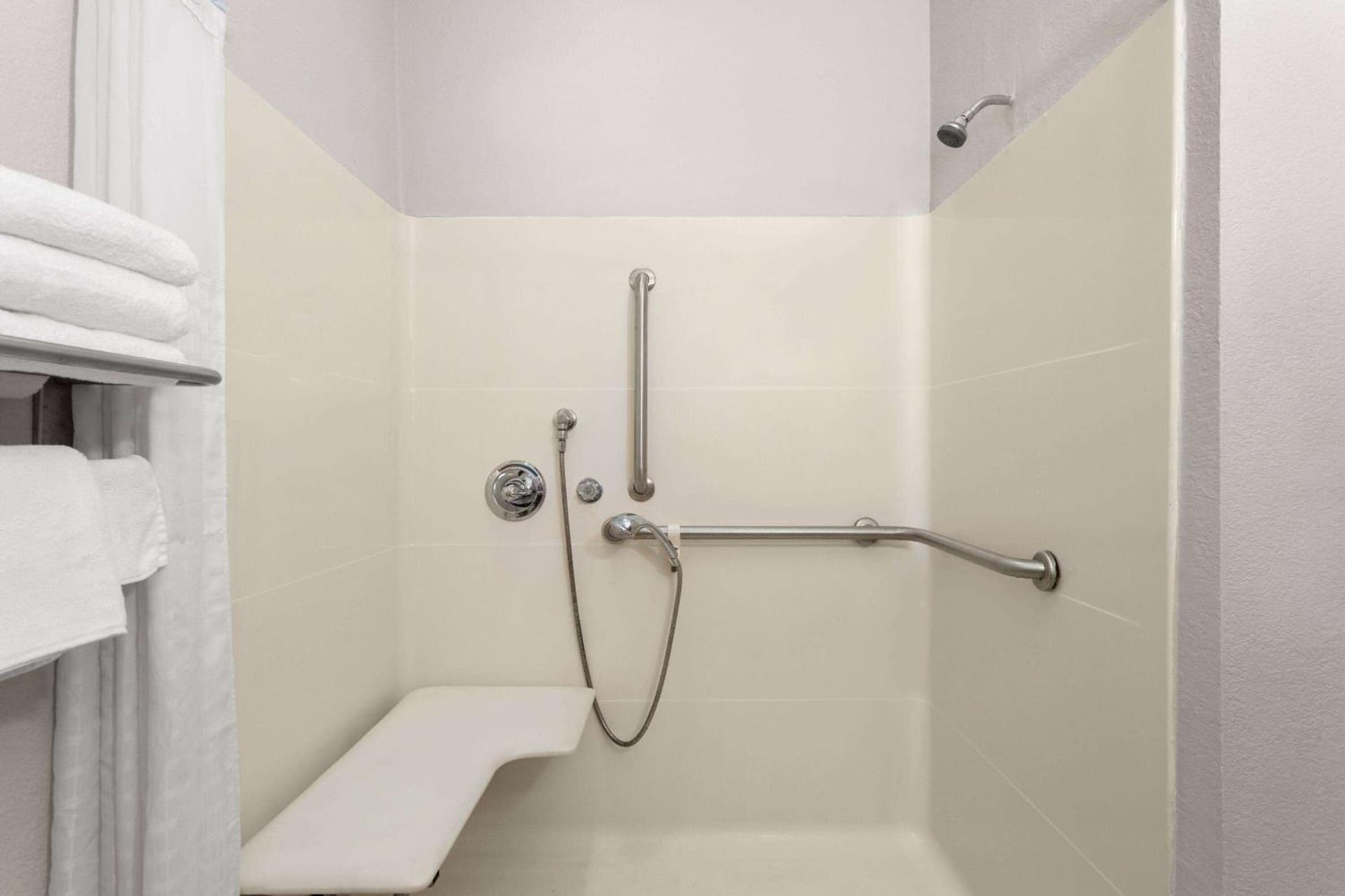 Microtel Inn & Suites by Wyndham Panama City gallery photo in Panama City, FL — image 38