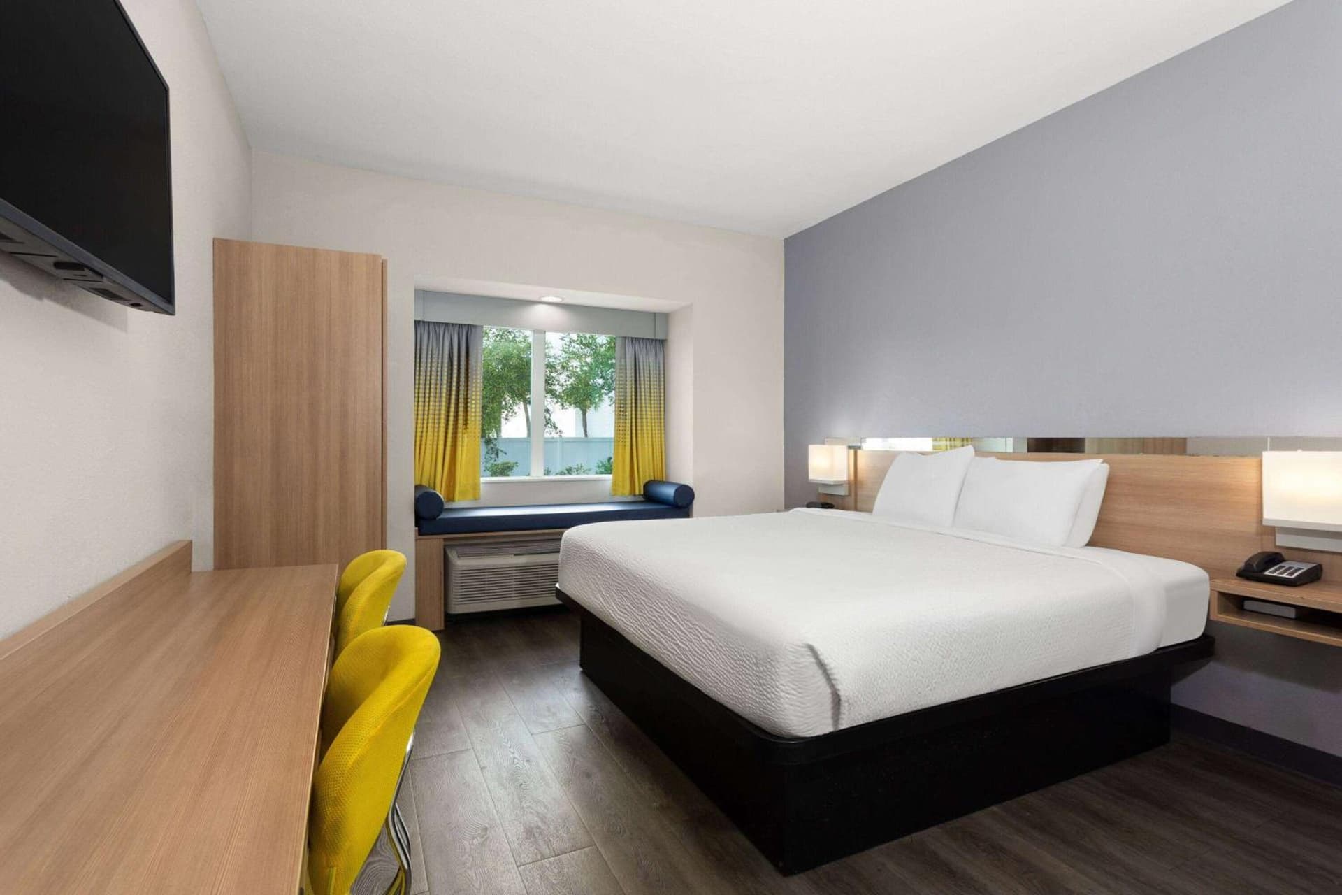 Microtel Inn & Suites by Wyndham Panama City gallery photo in Panama City, FL — image 24