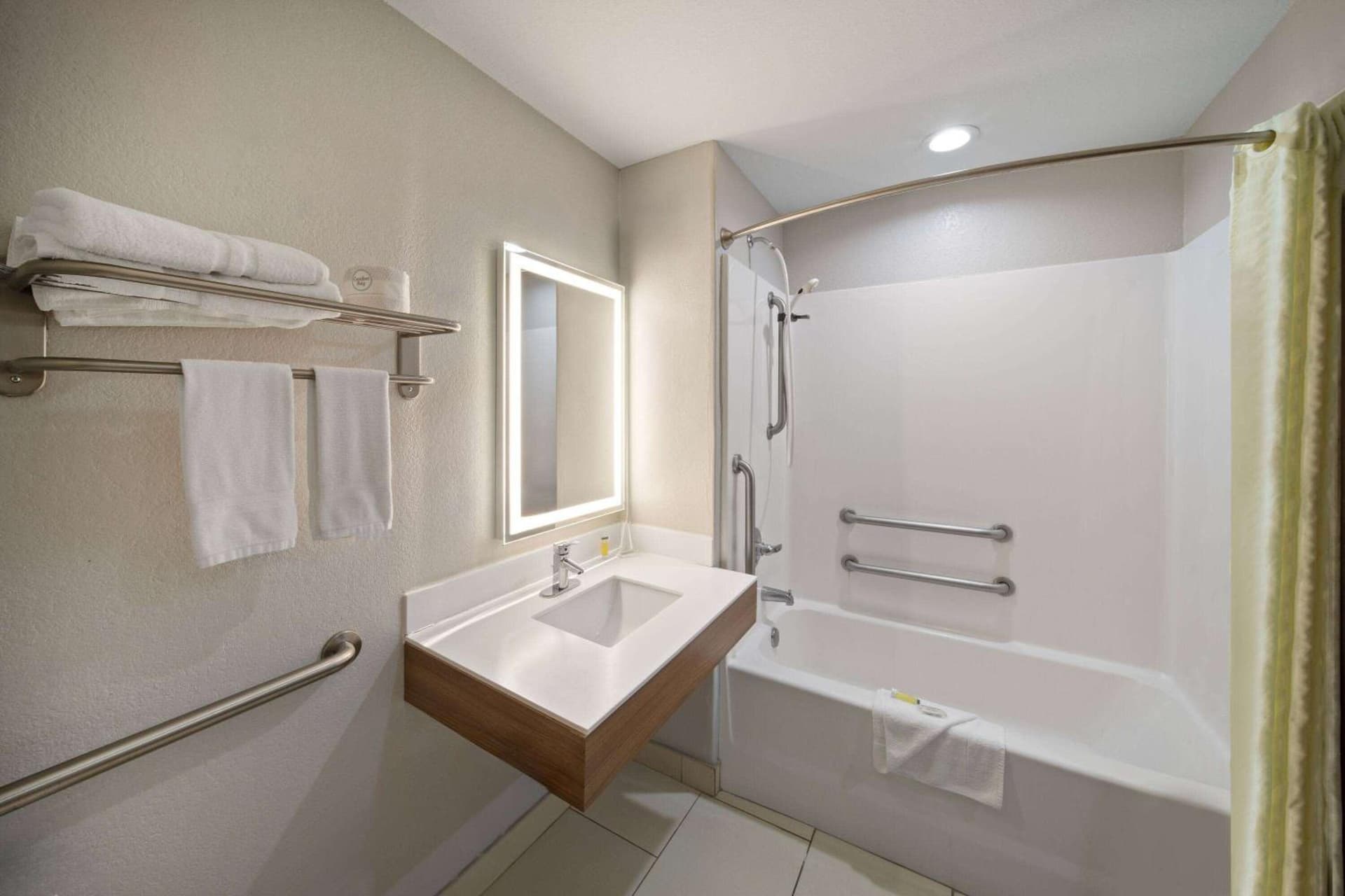 Microtel Inn & Suites by Wyndham Buda Austin South gallery photo in Buda, TX — image 23