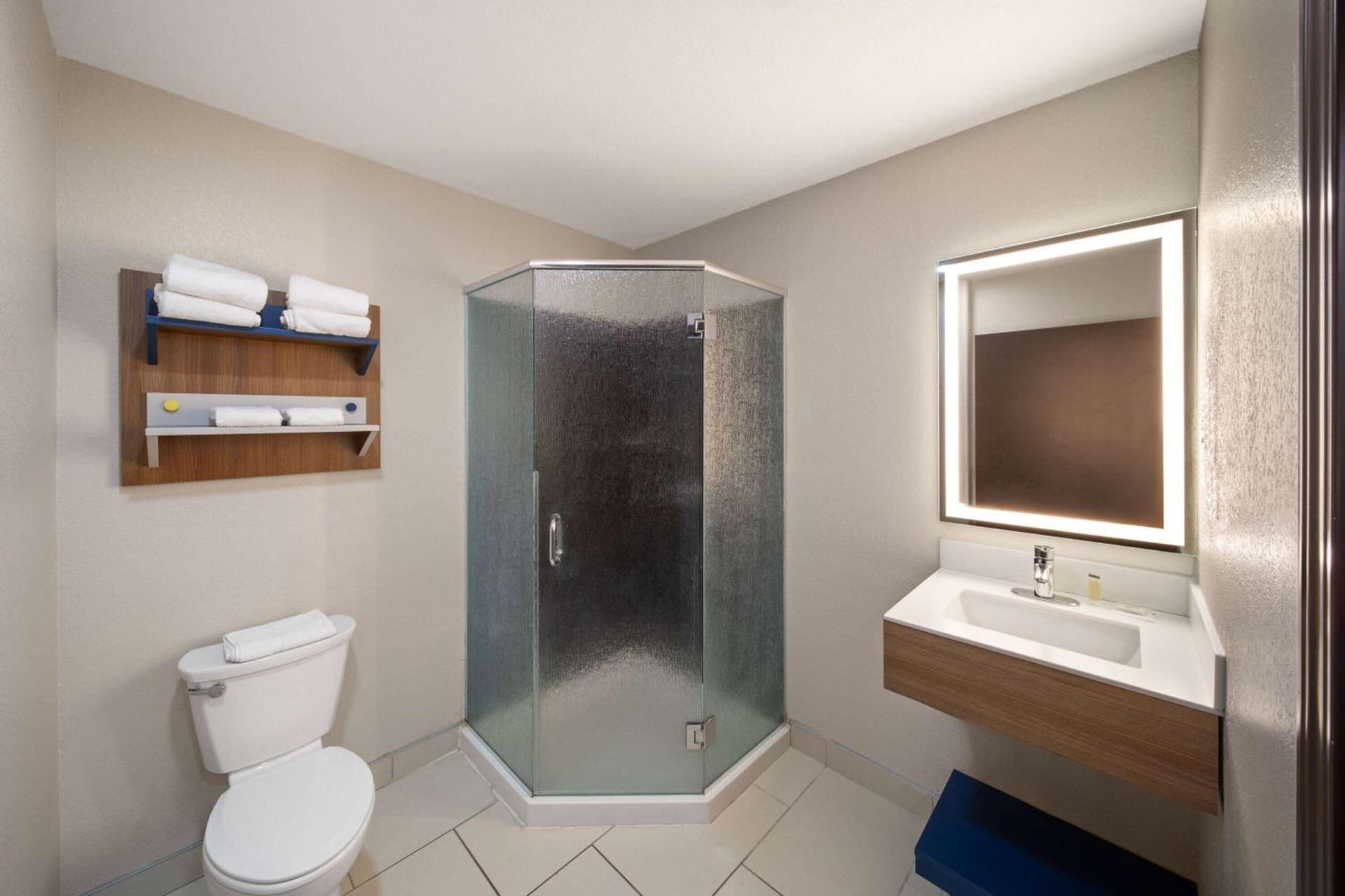 Microtel Inn & Suites by Wyndham Buda Austin South gallery photo in Buda, TX — image 5