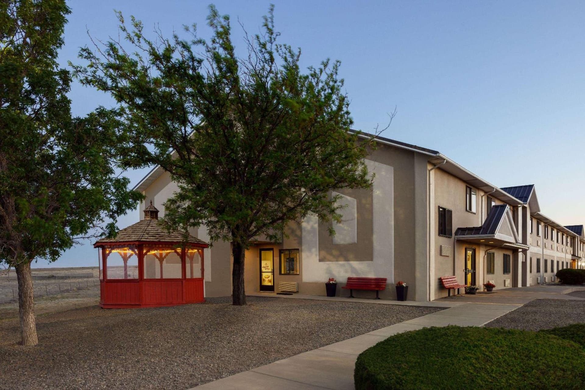 Travelodge by Wyndham Vaughn featured exterior or lobby in Vaughn, NM — similar hotel