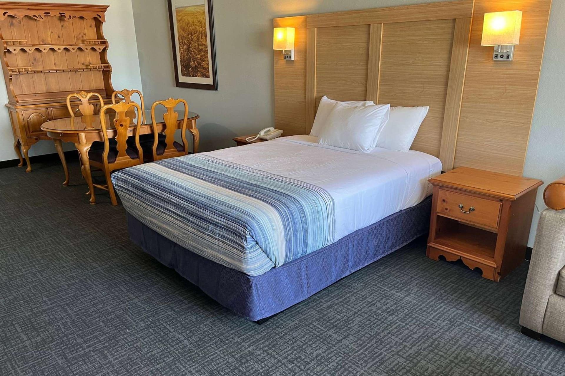 Days Inn & Suites by Wyndham Williamsburg IA North gallery photo in Williamsburg, IA — image 34