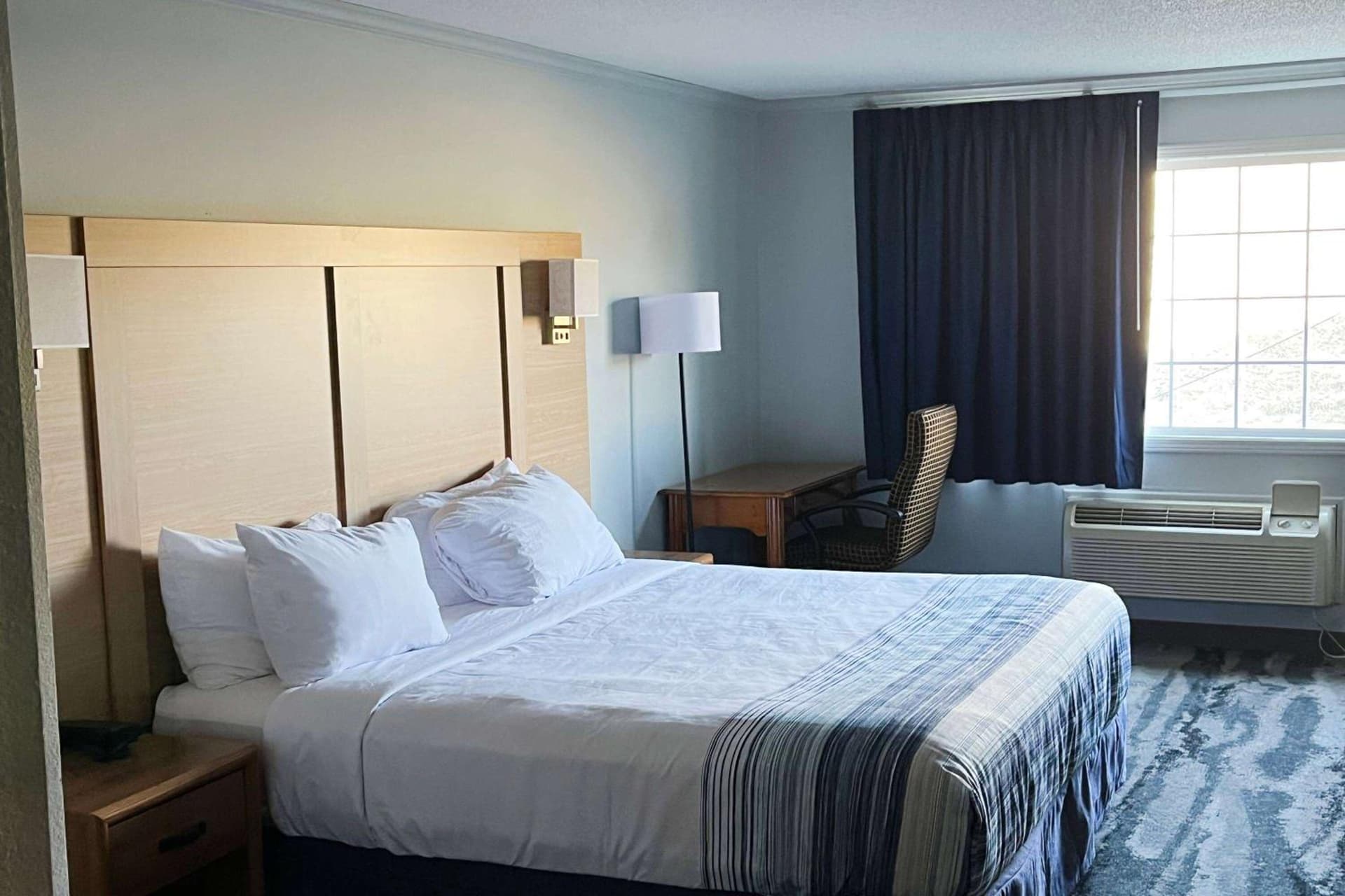 Days Inn & Suites by Wyndham Williamsburg IA North gallery photo in Williamsburg, IA — image 8