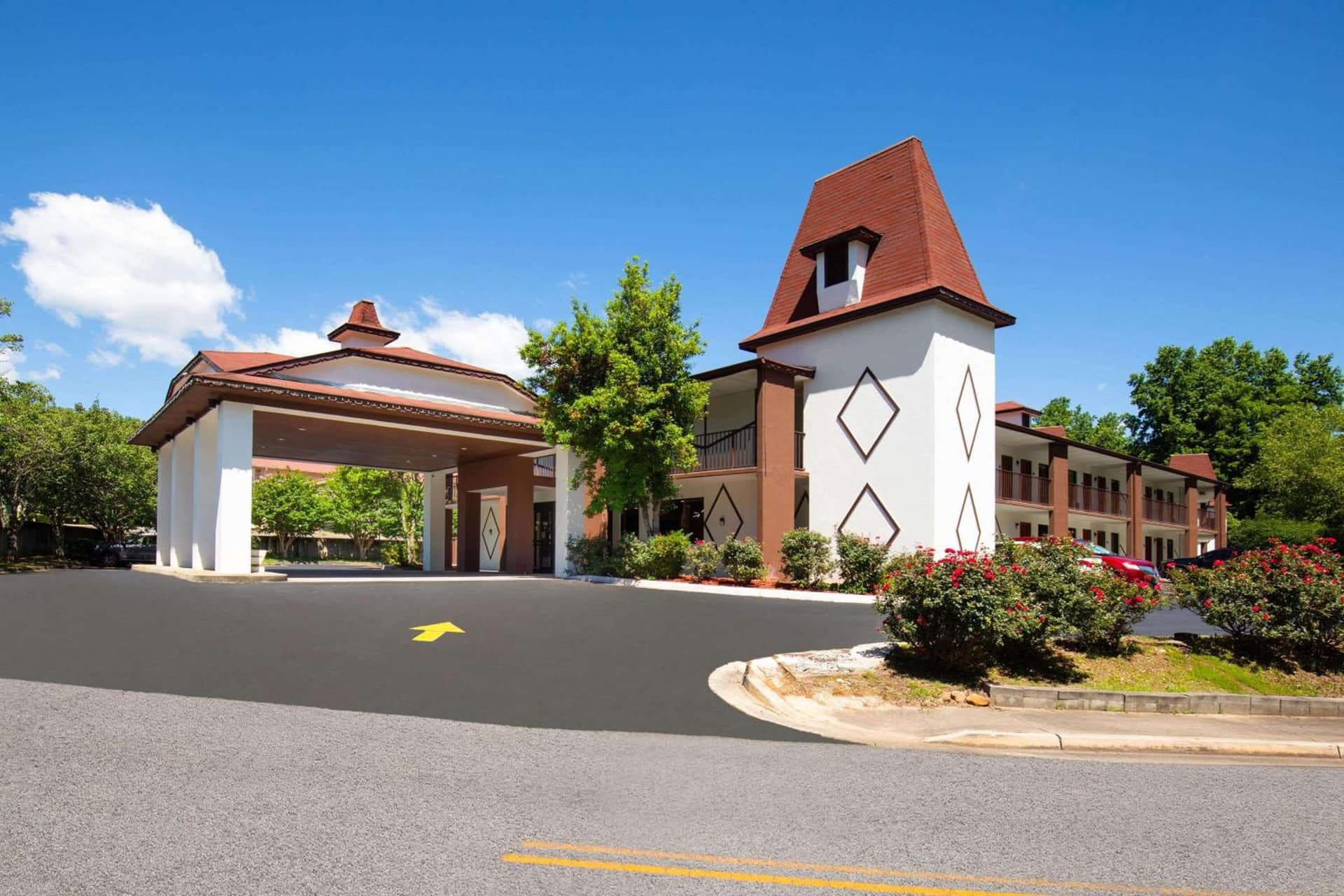 Days Inn by Wyndham Helen property views in Helen, GA — gallery photo 3
