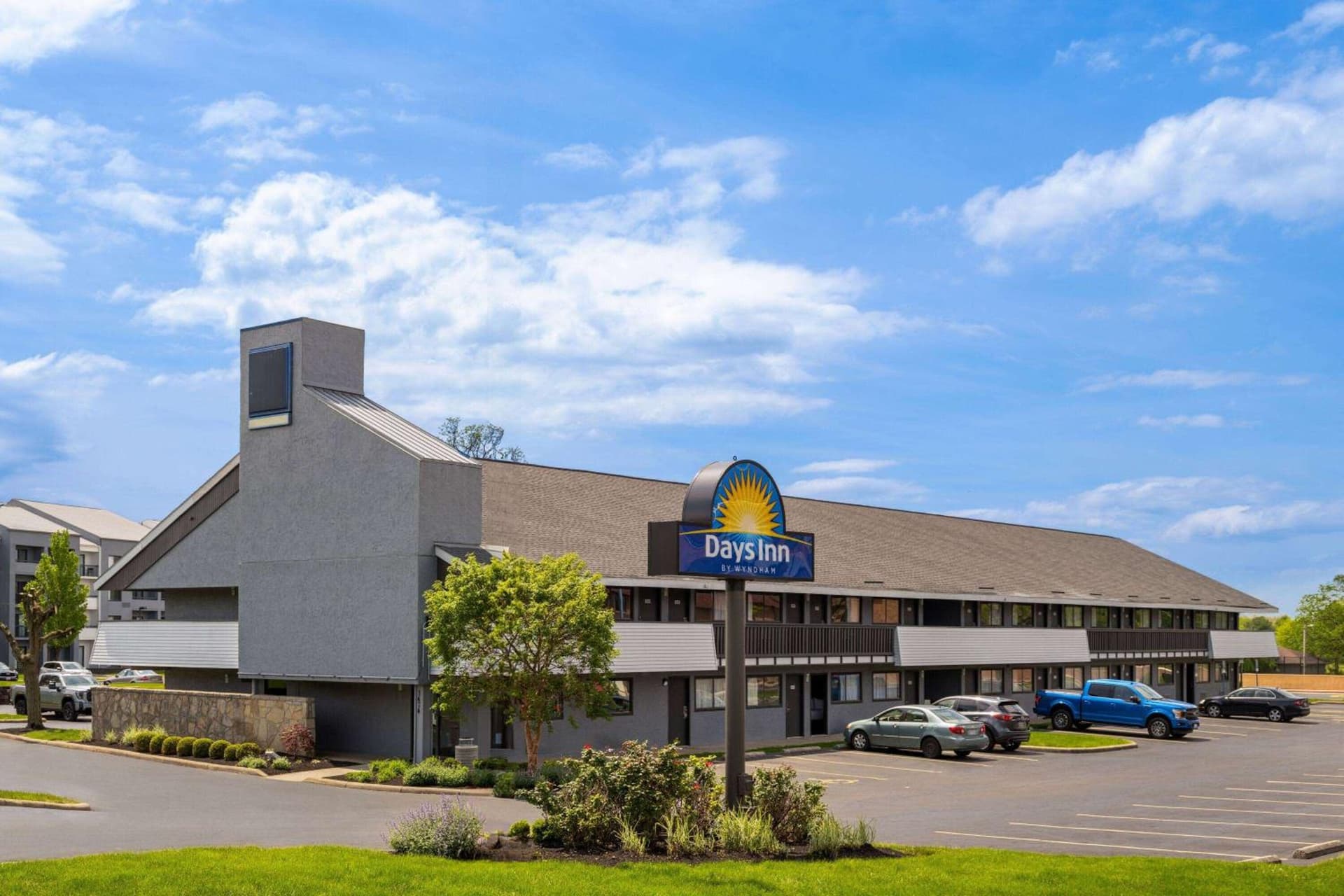 Days Inn by Wyndham Columbus Worthington featured exterior or lobby in Columbus, OH — similar hotel