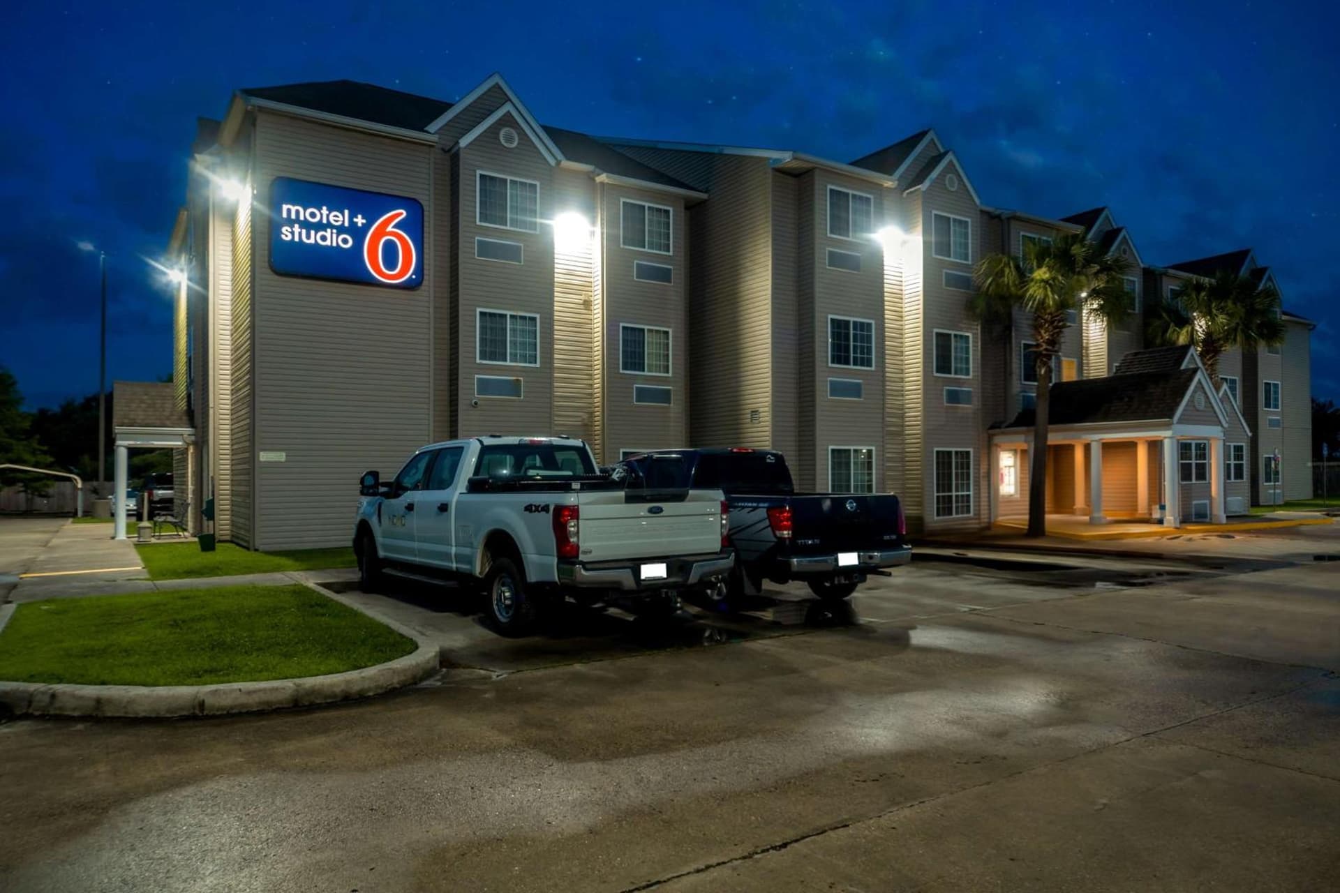 Studio 6 Suites Breaux Bridge, LA property views in Breaux Bridge, LA — gallery photo 3