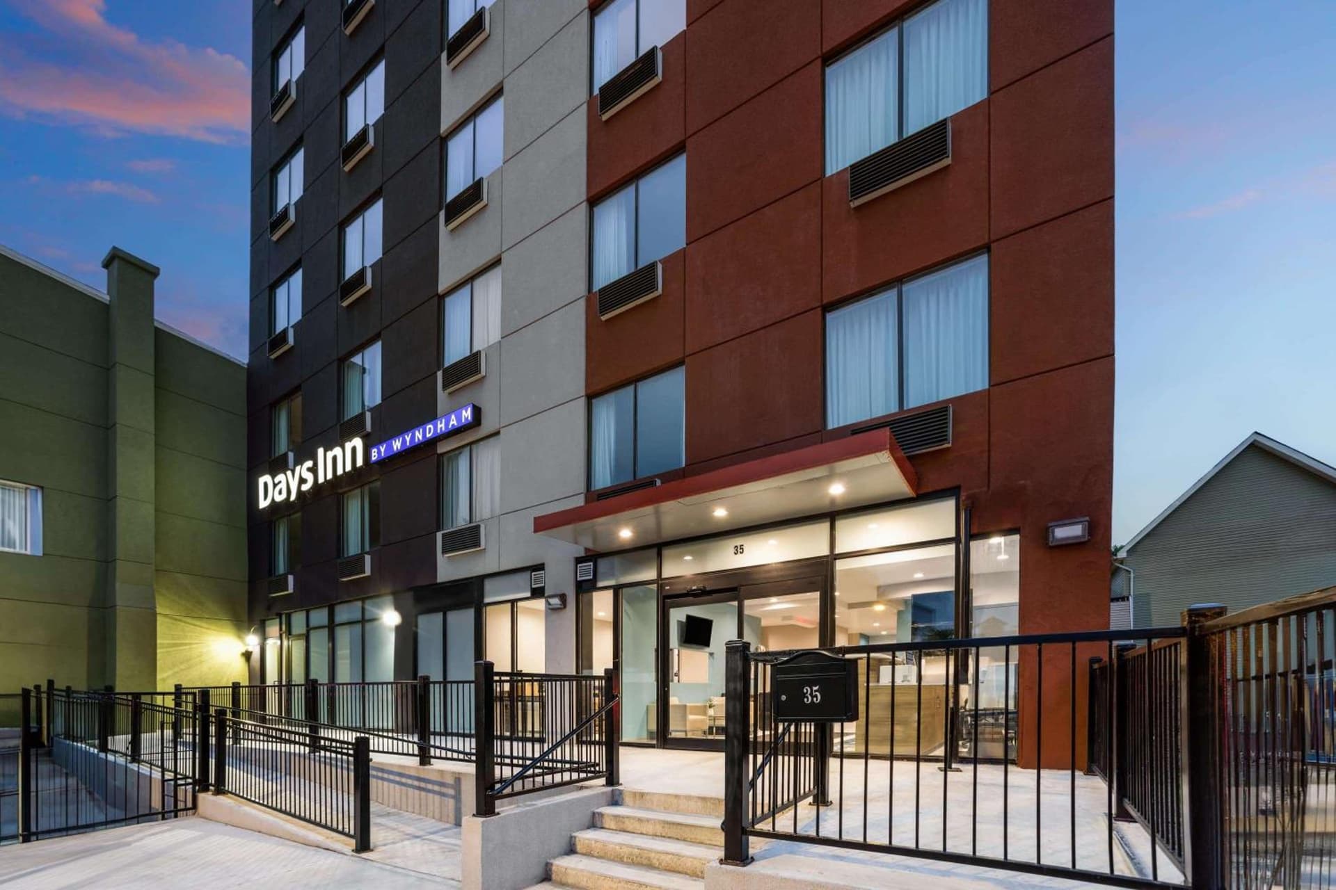 Days Inn by Wyndham Staten Island gallery photo in Staten Island, NY — image 7