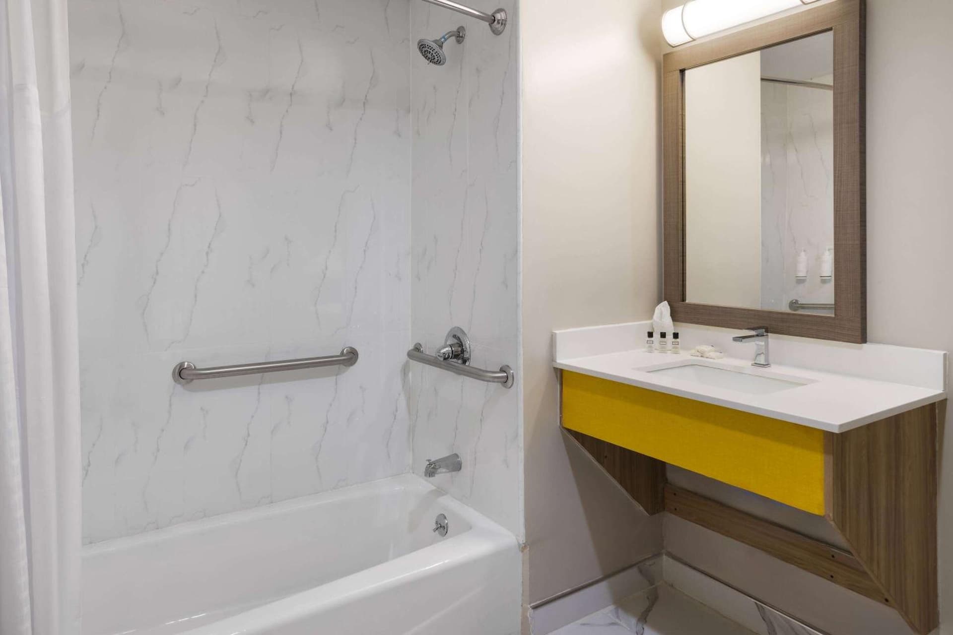 Days Inn by Wyndham Staten Island gallery photo in Staten Island, NY — image 9